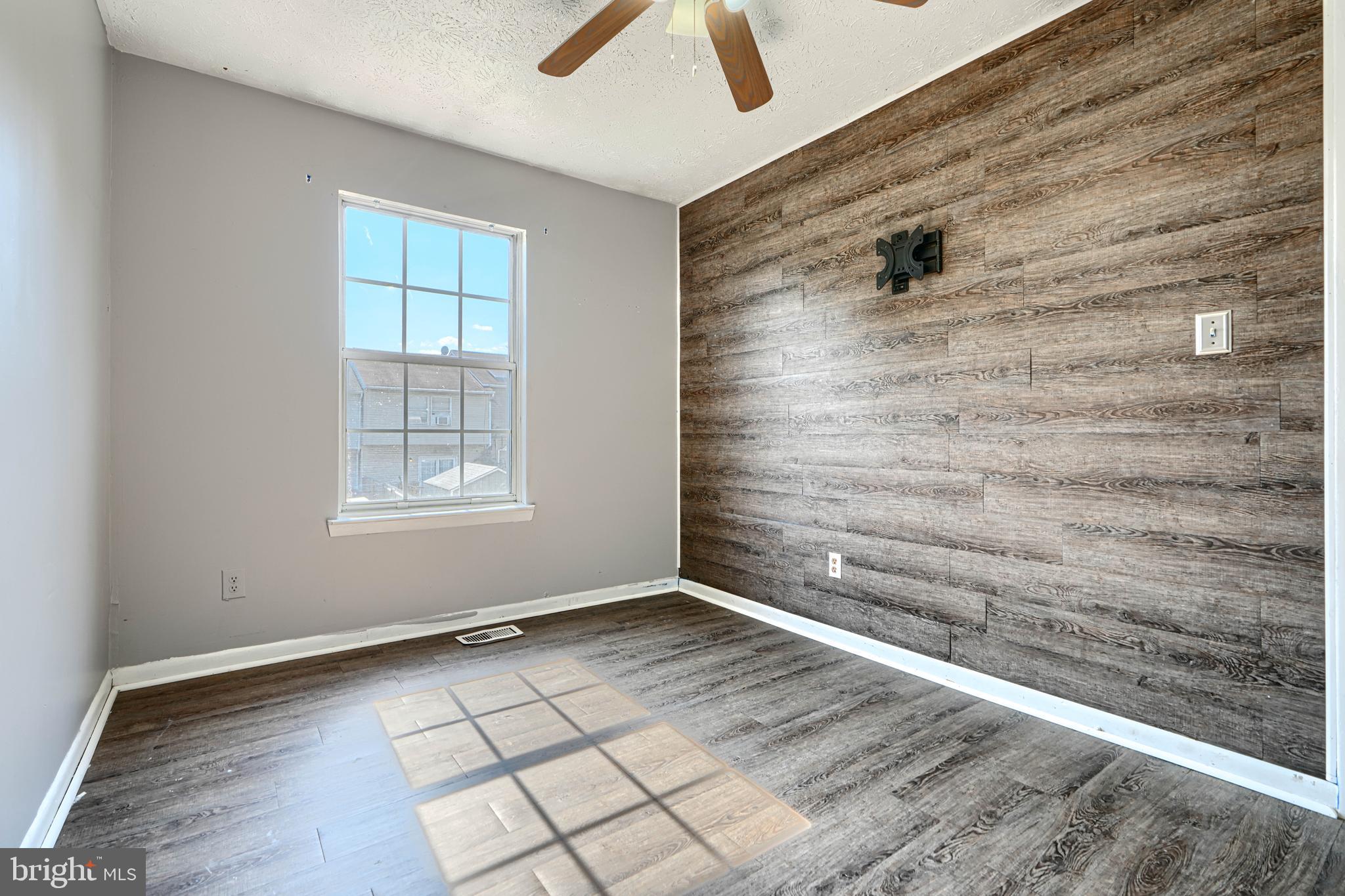 VILLAGE OF PAWNEE - Residential