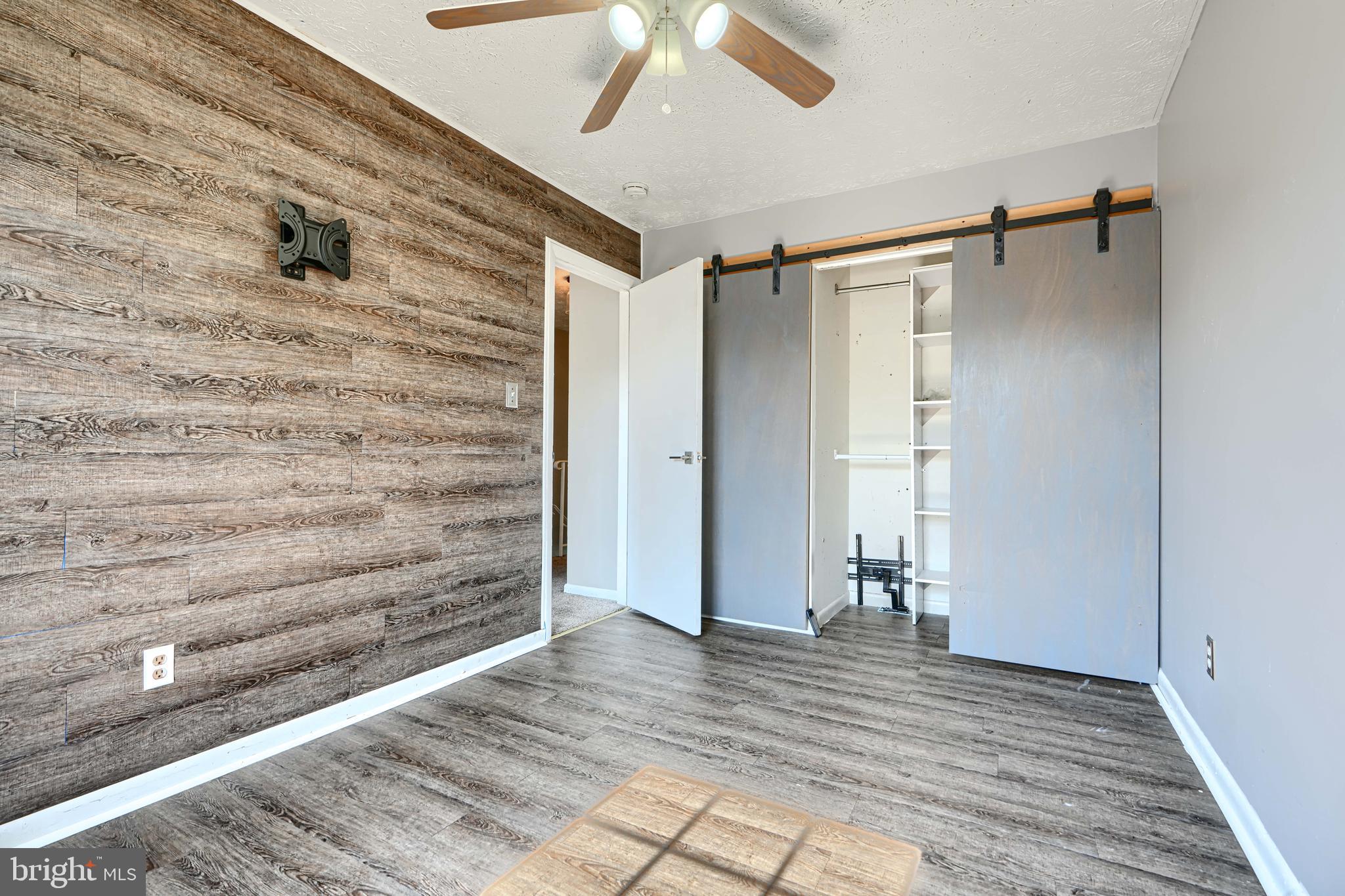 VILLAGE OF PAWNEE - Residential