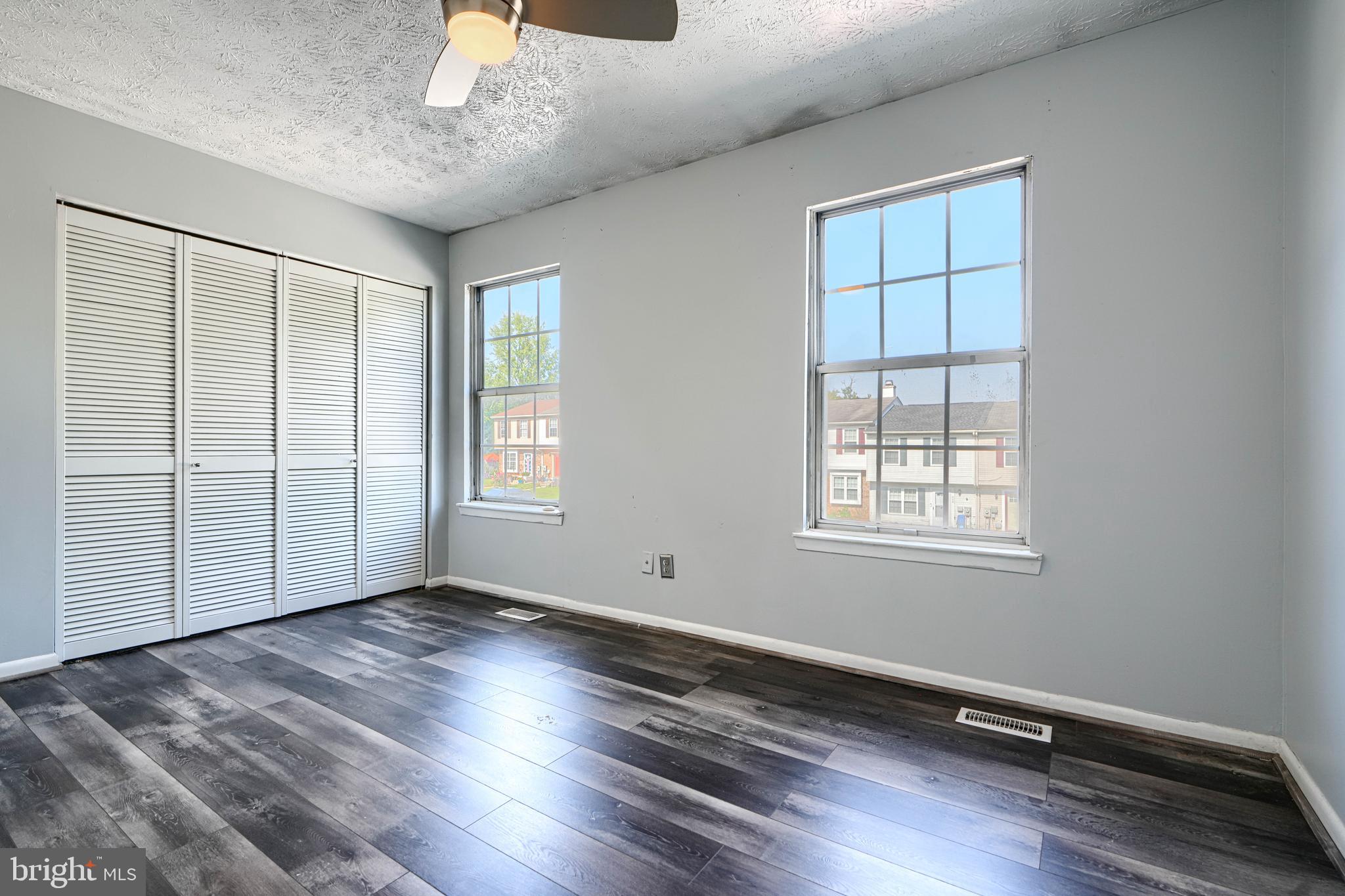 VILLAGE OF PAWNEE - Residential