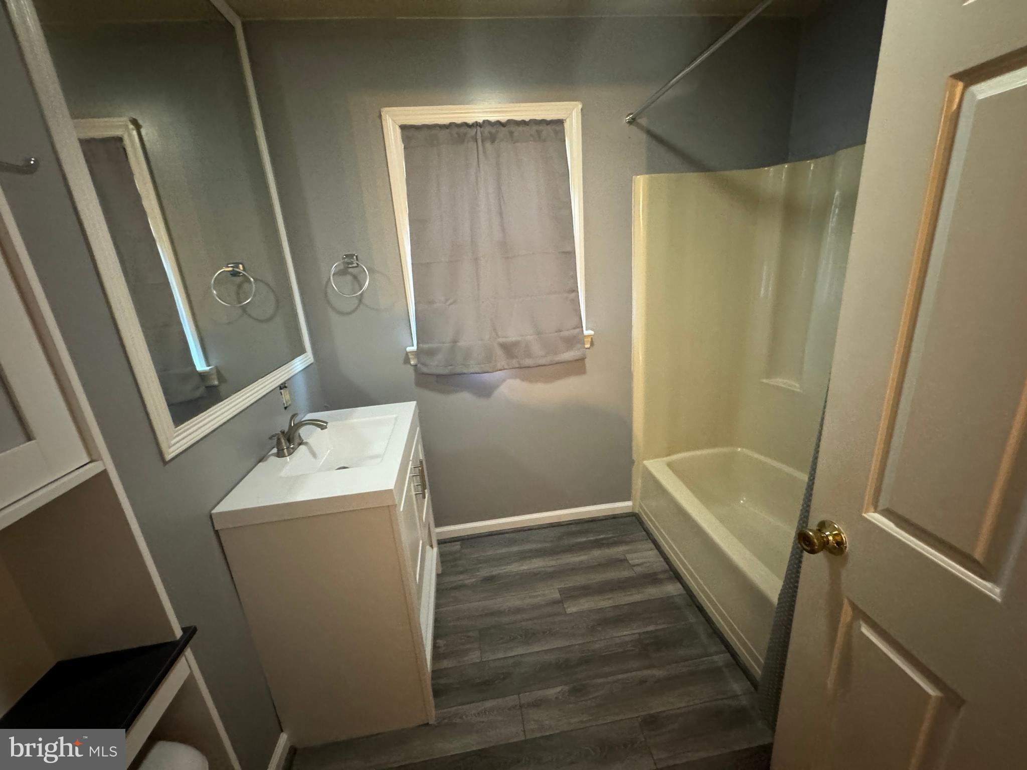 BRIARWOOD - Residential Lease