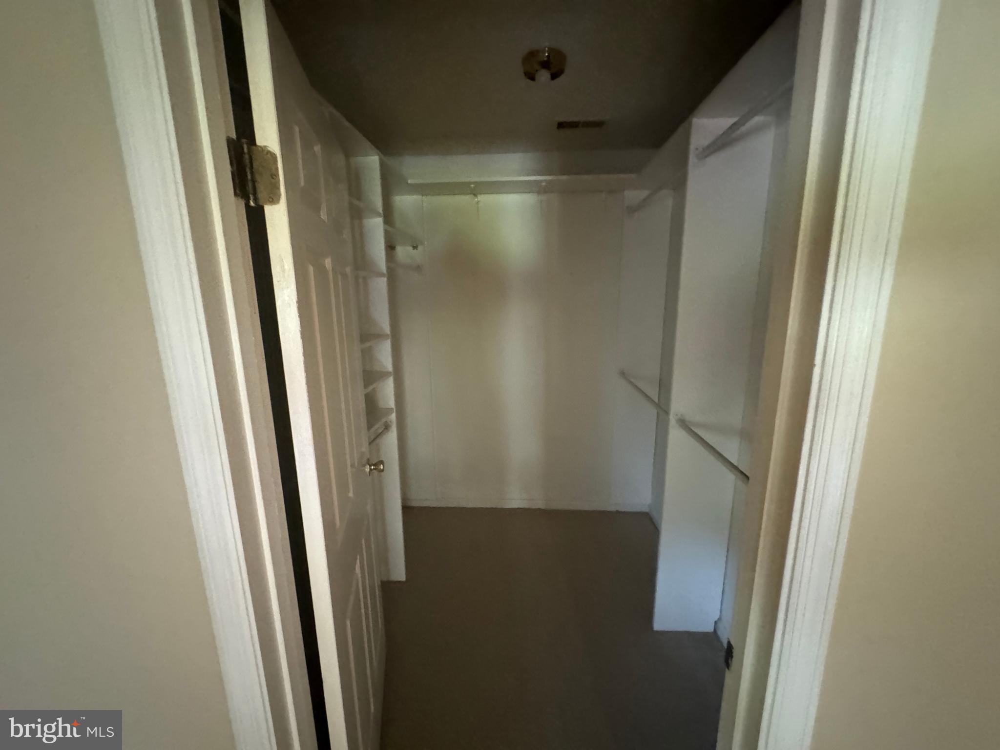 BRIARWOOD - Residential Lease