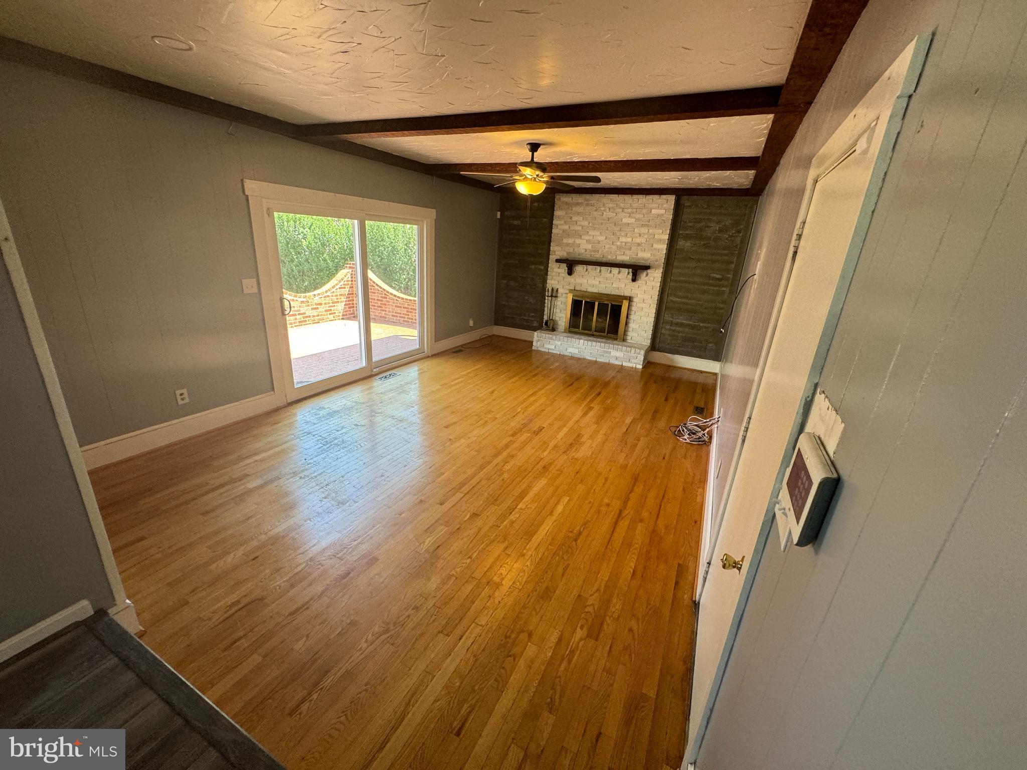 BRIARWOOD - Residential Lease