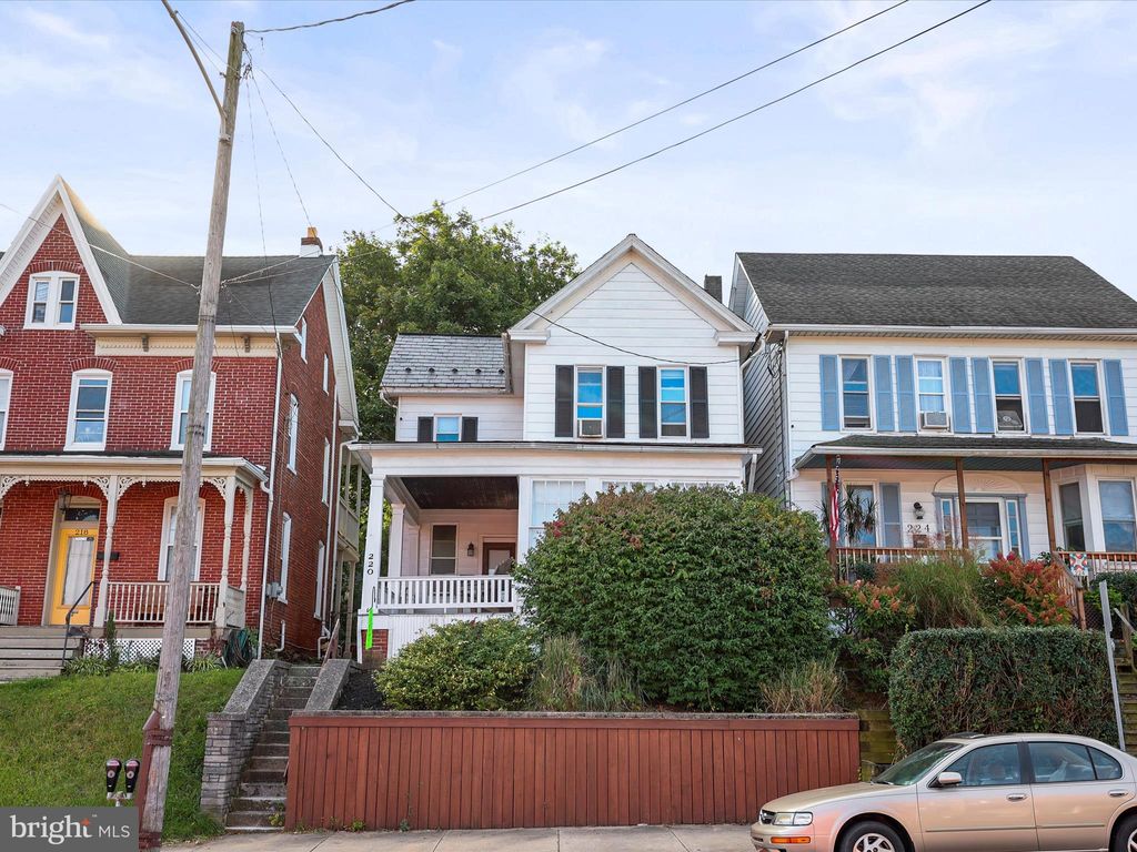 Photo of 220 W Broadway, RED LION, PA 17356 (MLS # PAYK2091016)