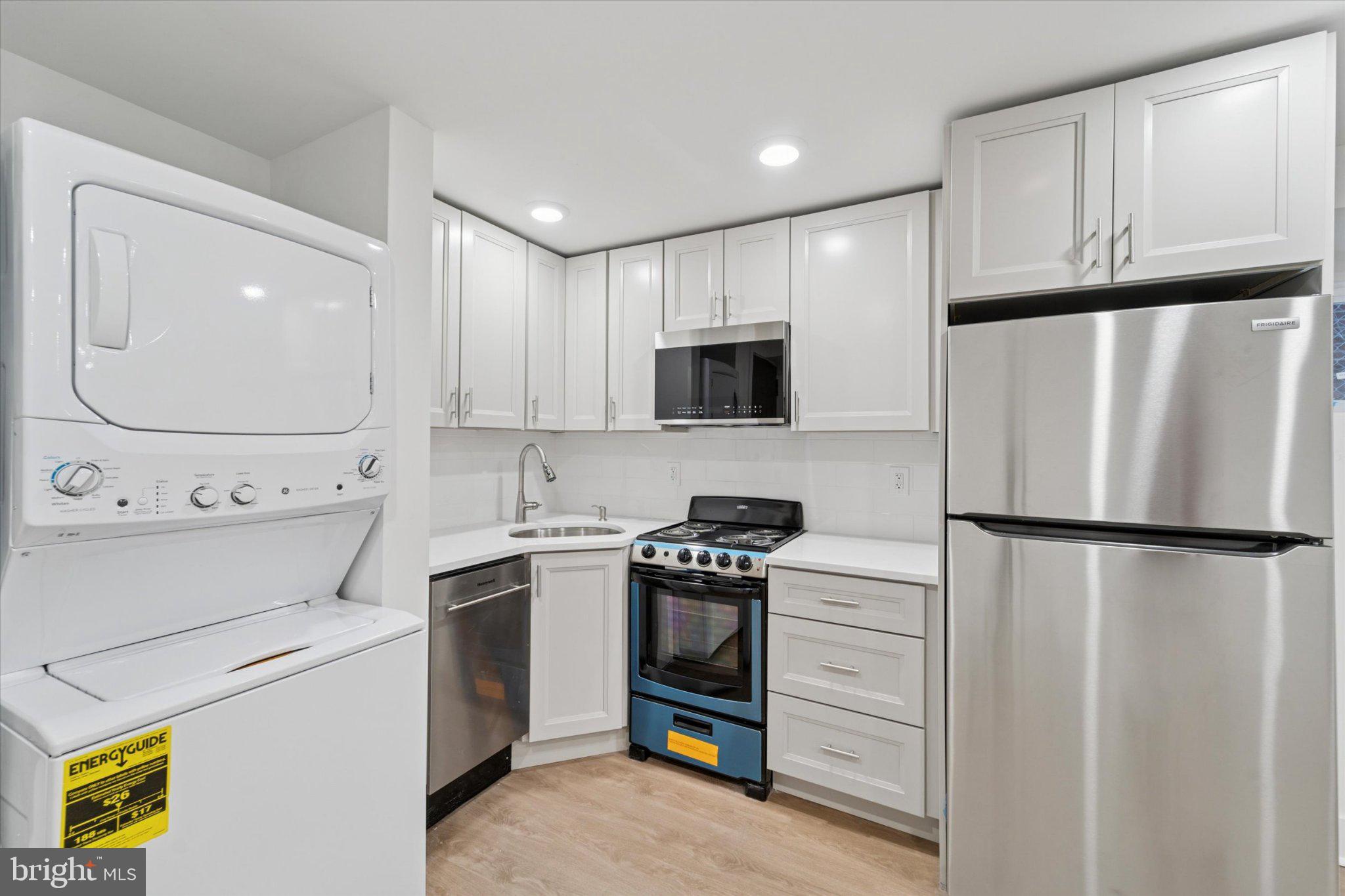 812 W ROOSEVELT BOULEVARD 6