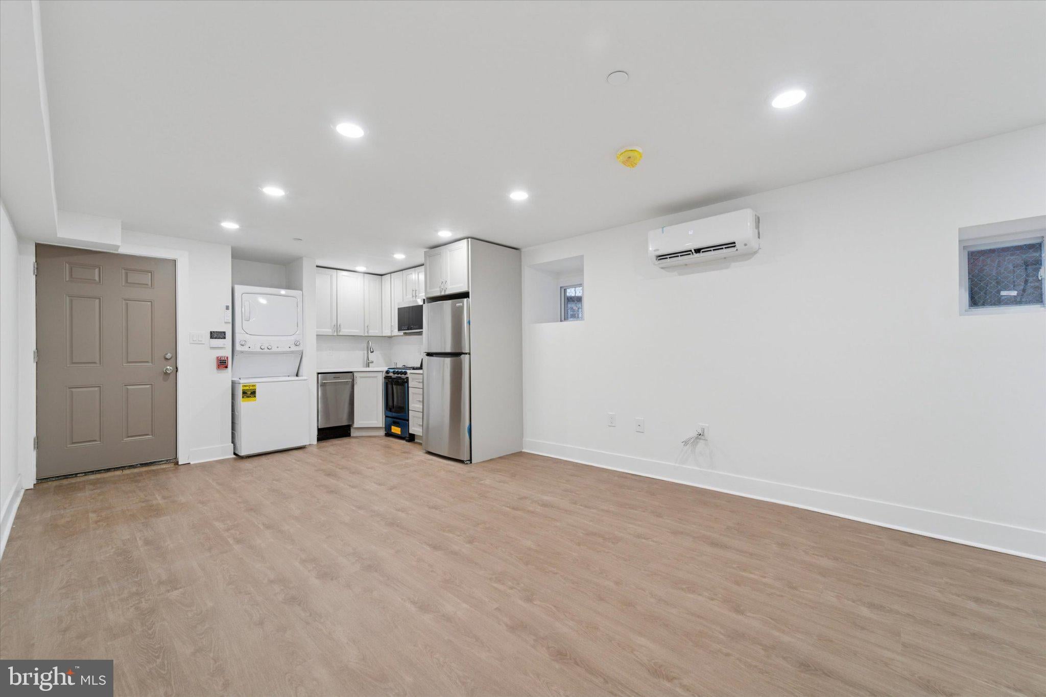 812 W ROOSEVELT BOULEVARD 6
