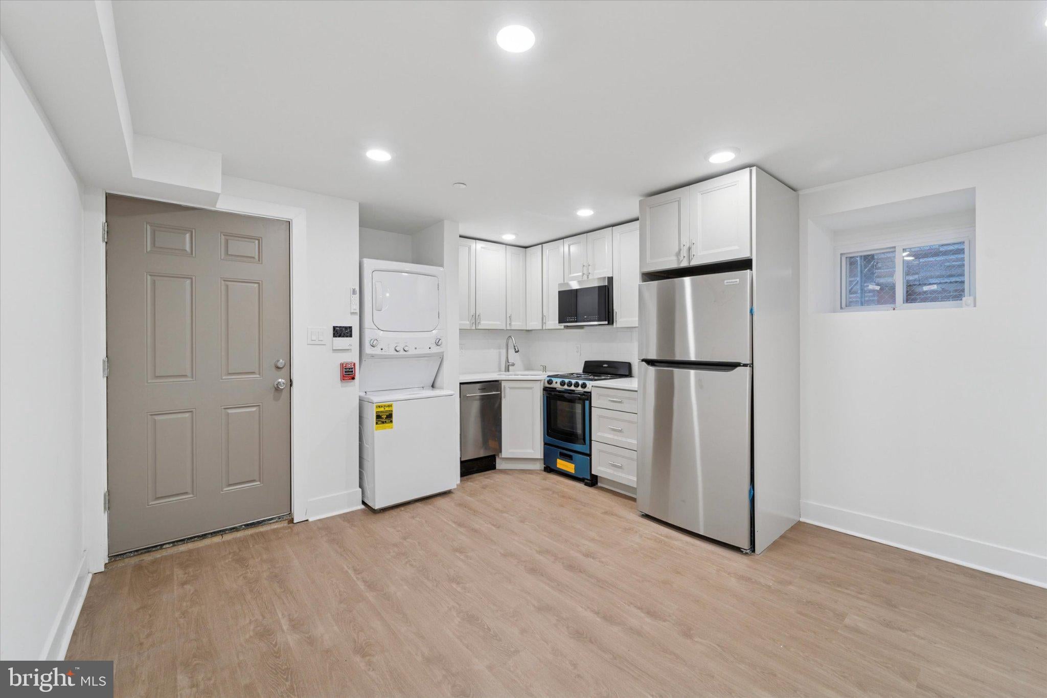 812 W ROOSEVELT BOULEVARD 6