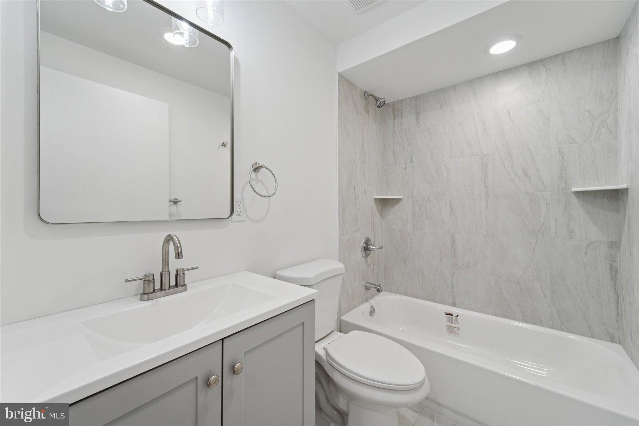 812 W ROOSEVELT BOULEVARD 6