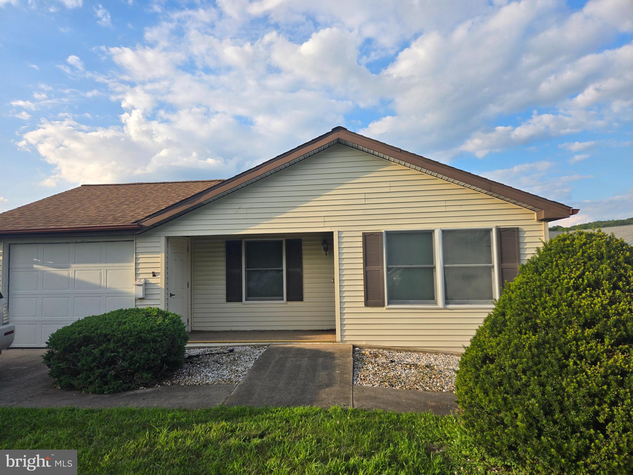 Come and check this lovely 55+ development one level rancher manufactured home on foundation and own lot in development. Home is on a lovely cul de sac with large lot. The rooms are all large size with plenty of plaza space. An additional storage and pantry closet. The main bedroom boasts of bright window lighting and en suite bathroom with step in shower. The yard is a great size.
This lovely home Includes garage, 3 bedroom, 2 bath, plenty of closets, all appliances convey. Low HOA.