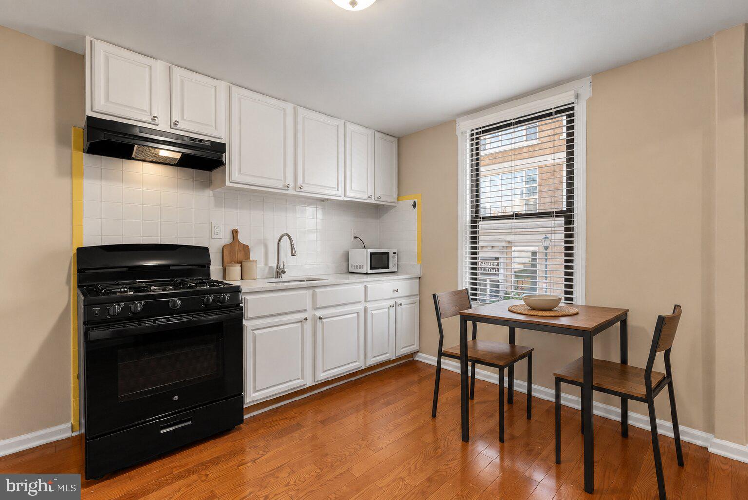 2319 WALNUT STREET 2