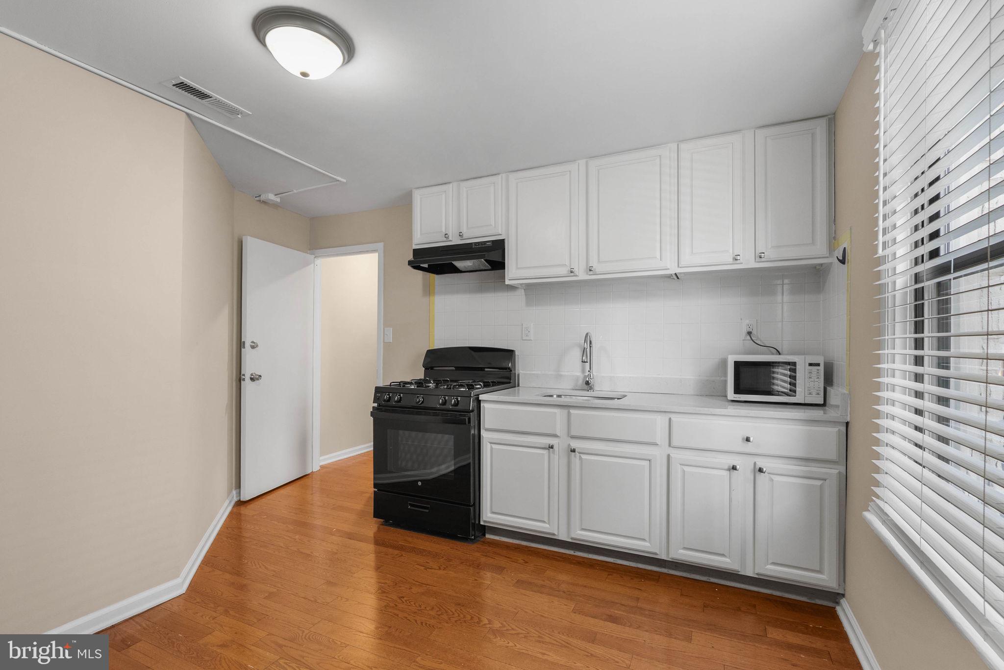2319 WALNUT STREET 2