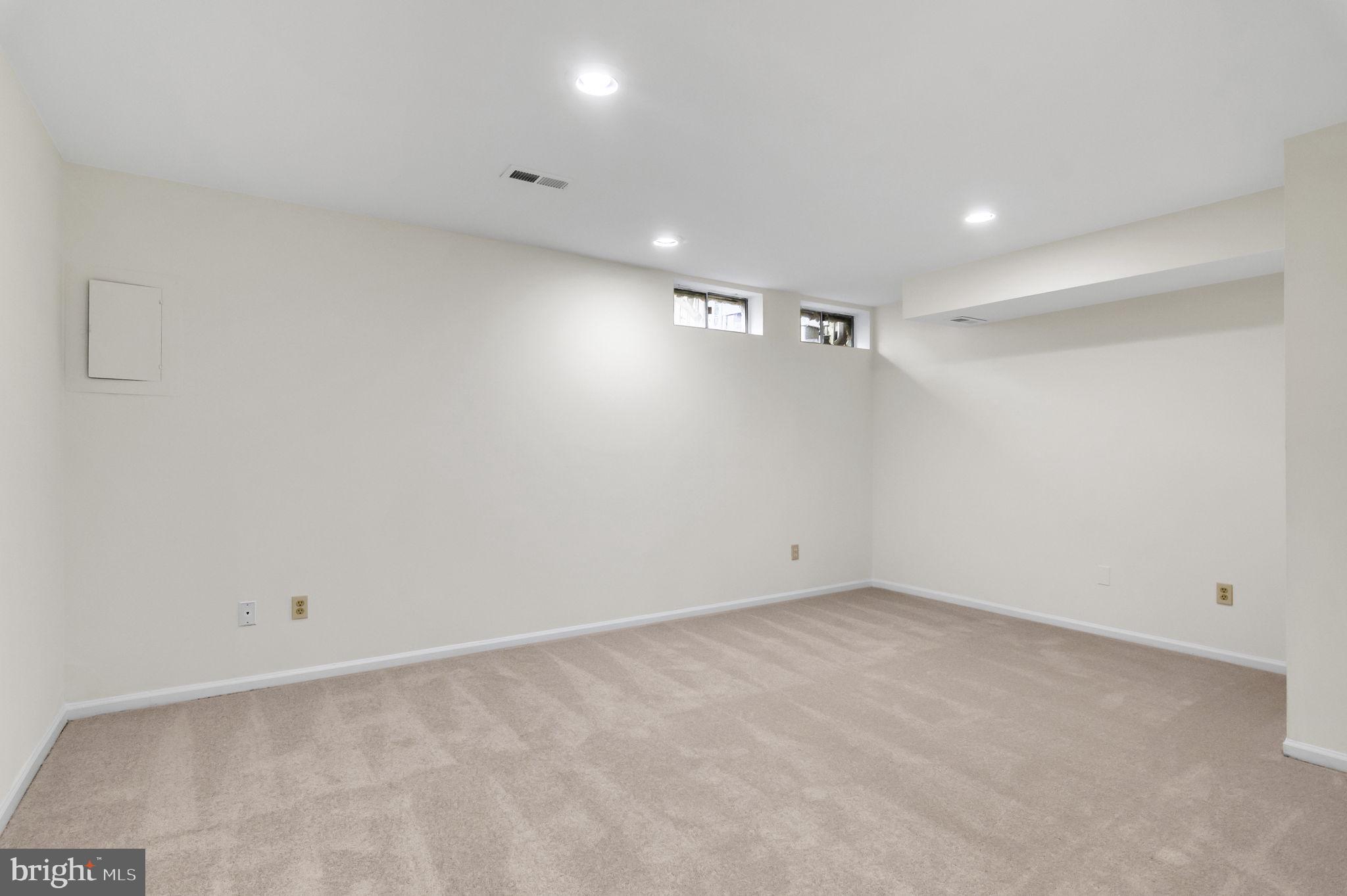 LONDON TOWN WEST - Residential