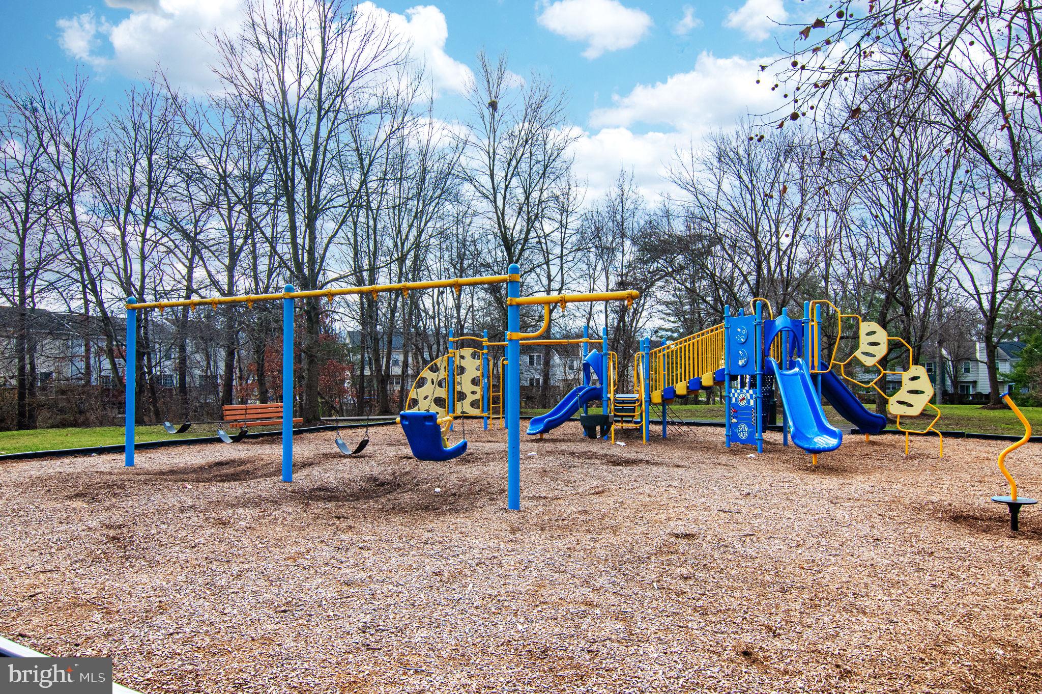 LONDON TOWN WEST - Residential