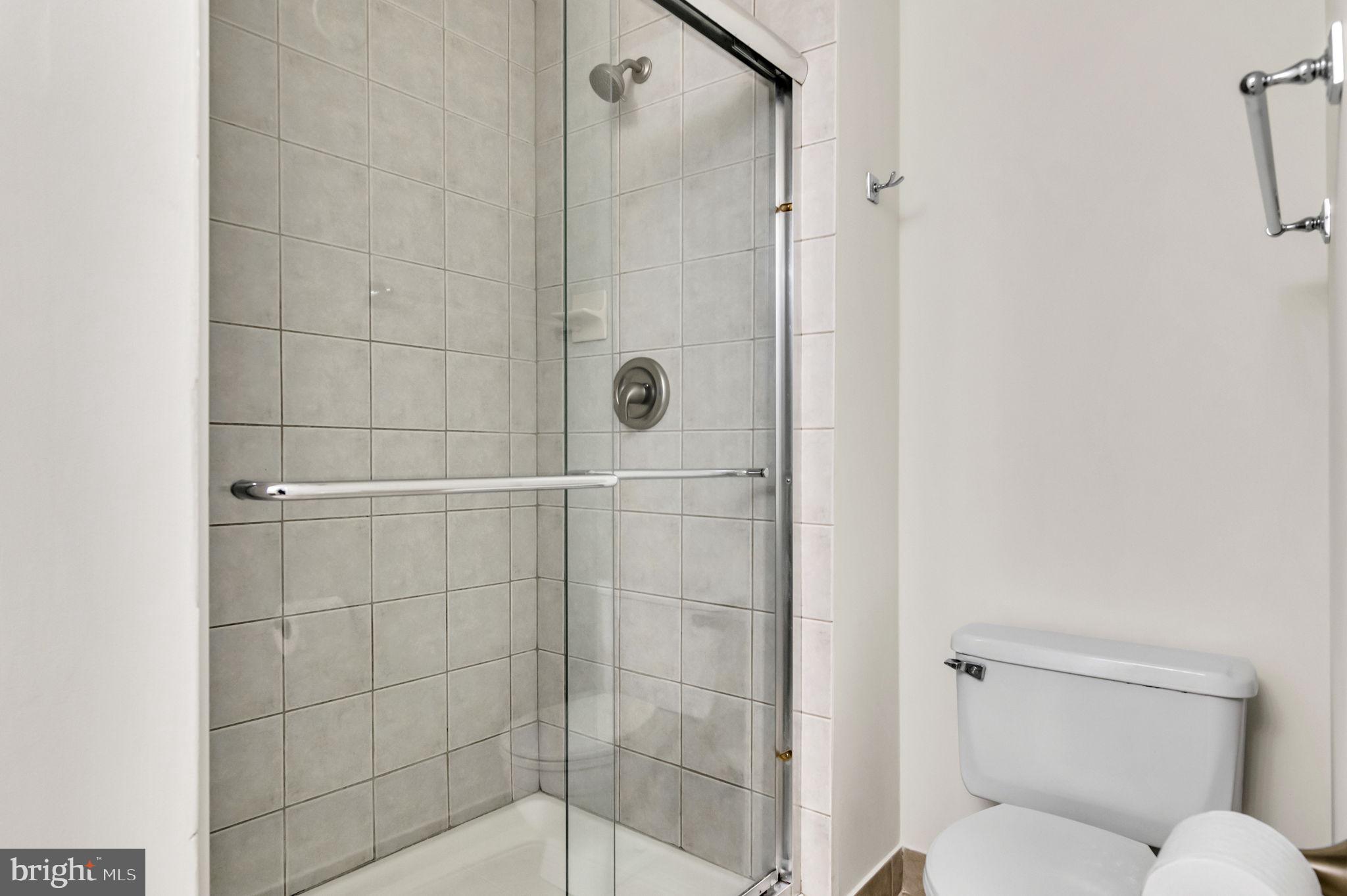 LONDON TOWN WEST - Residential