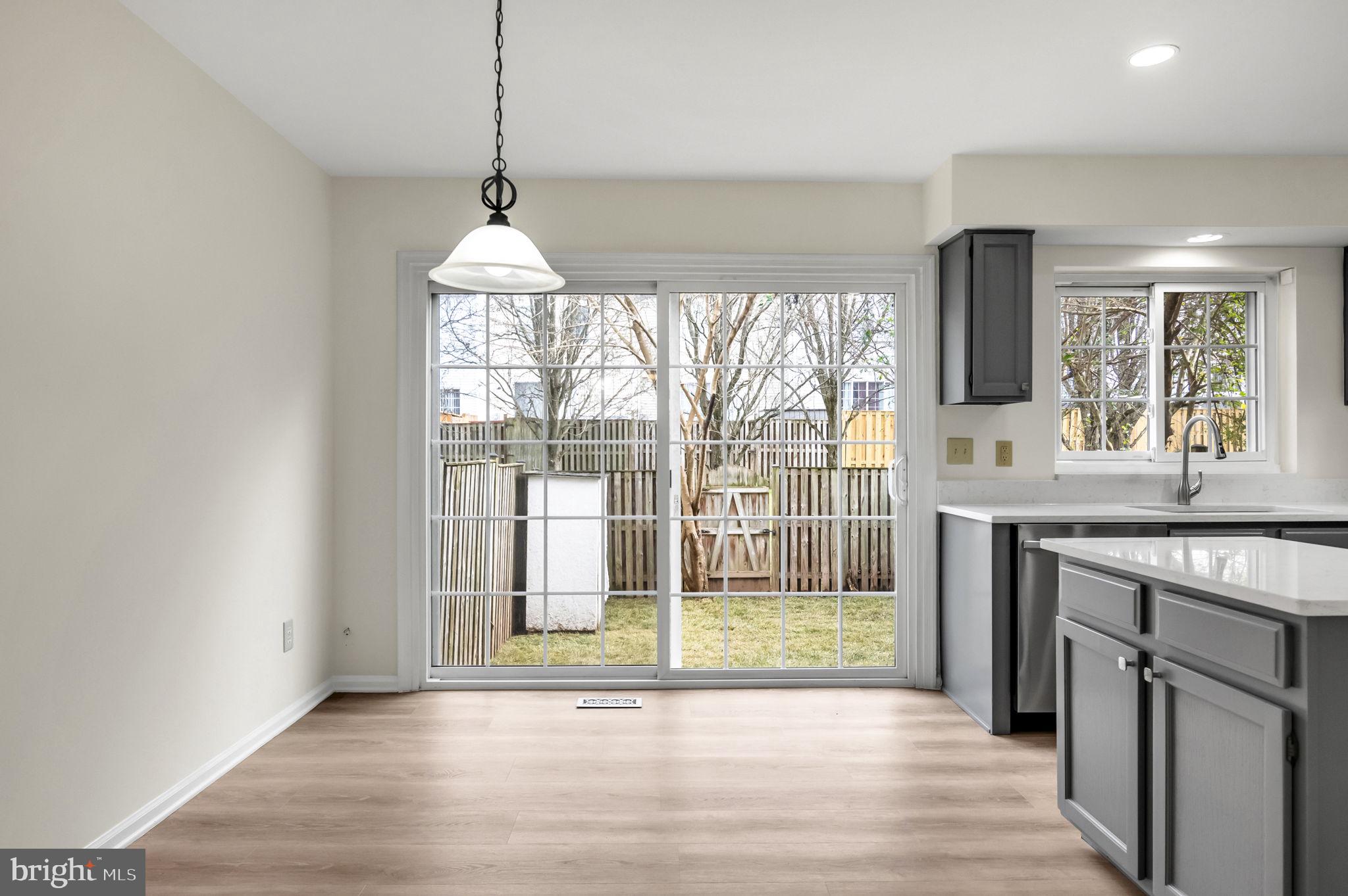 LONDON TOWN WEST - Residential