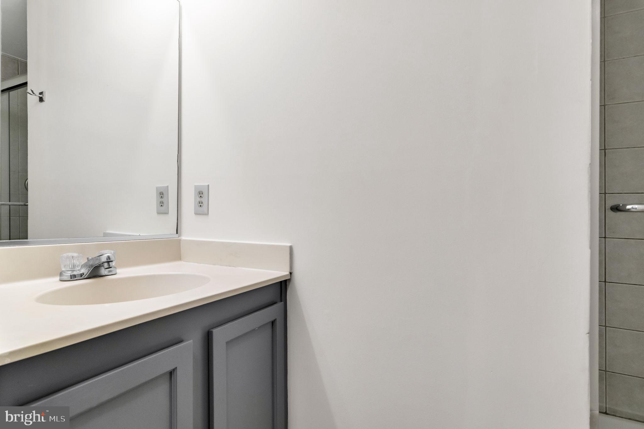 LONDON TOWN WEST - Residential