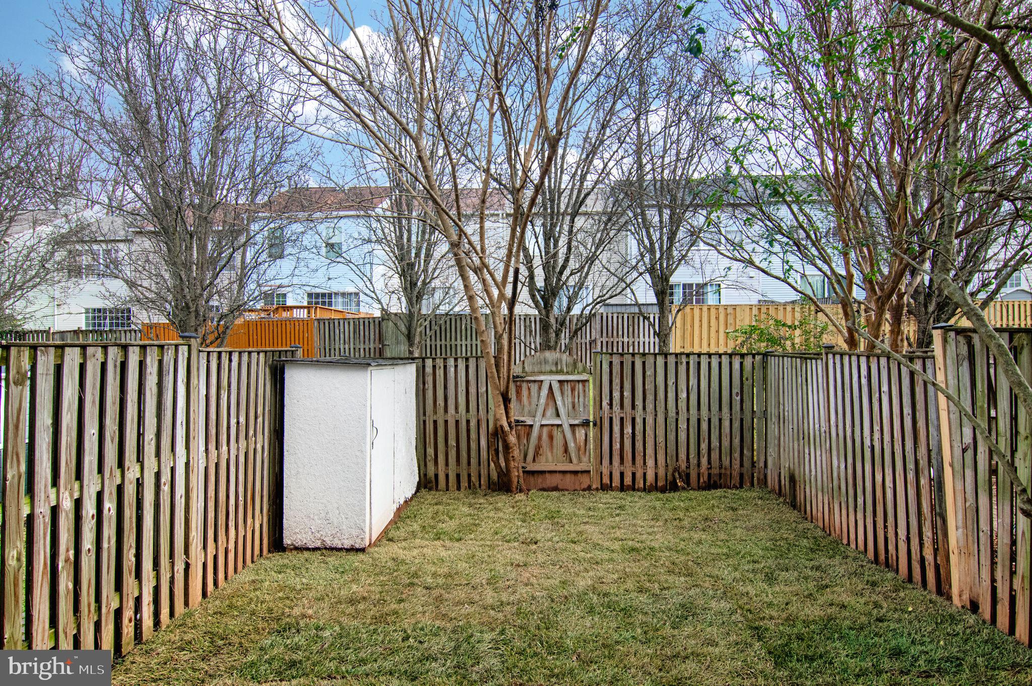 LONDON TOWN WEST - Residential