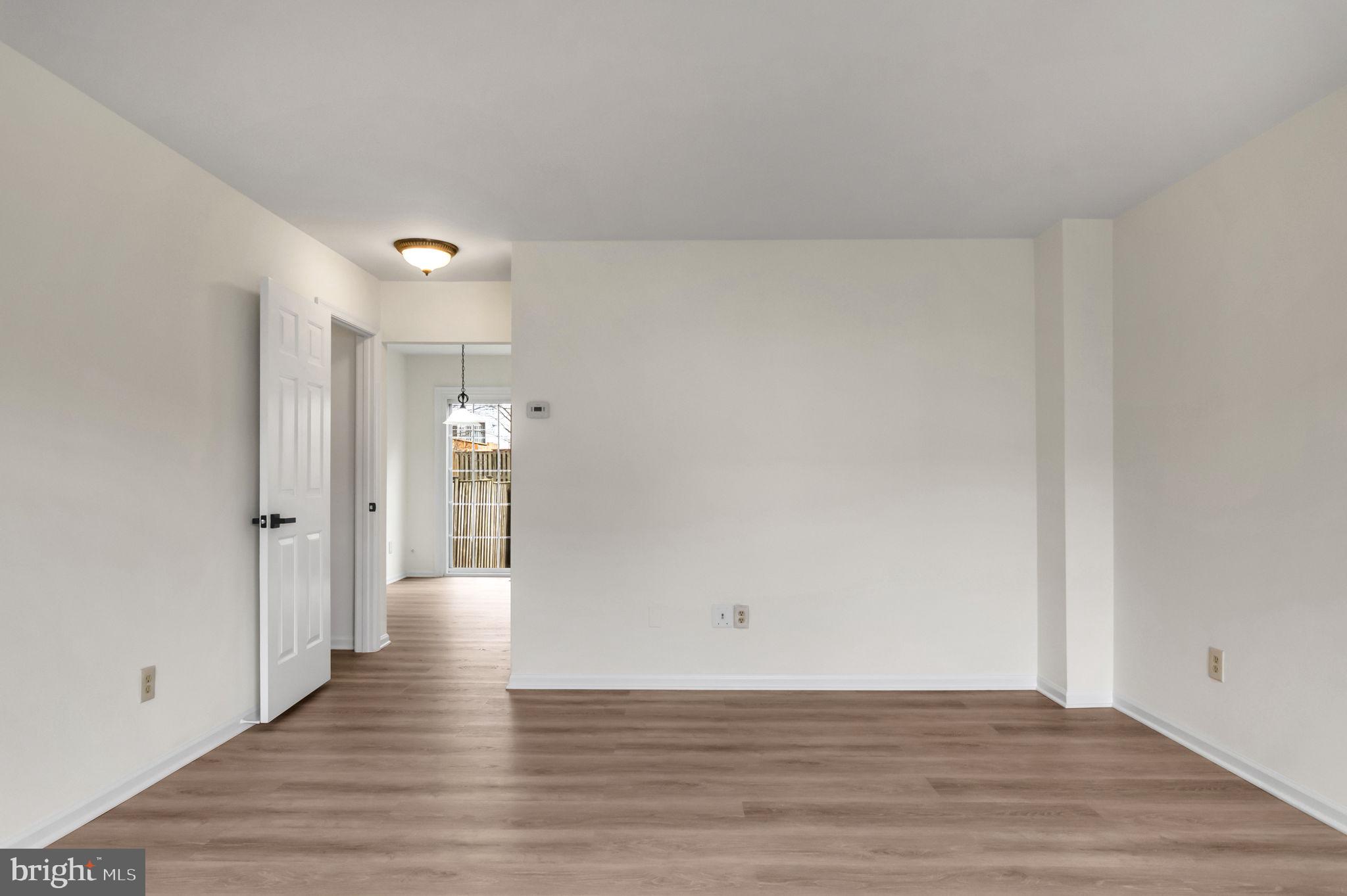 LONDON TOWN WEST - Residential