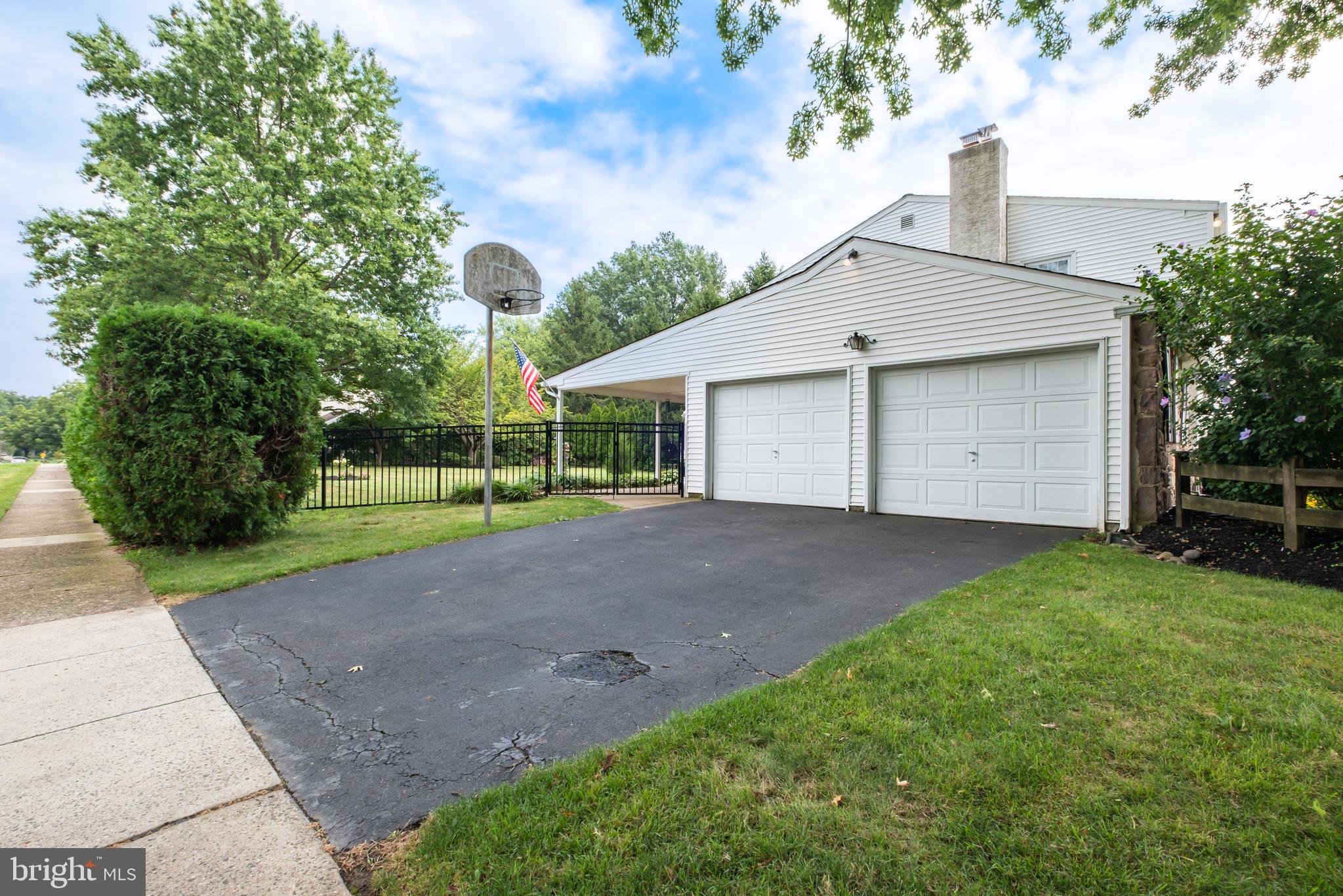 1632 KENMARE DRIVE