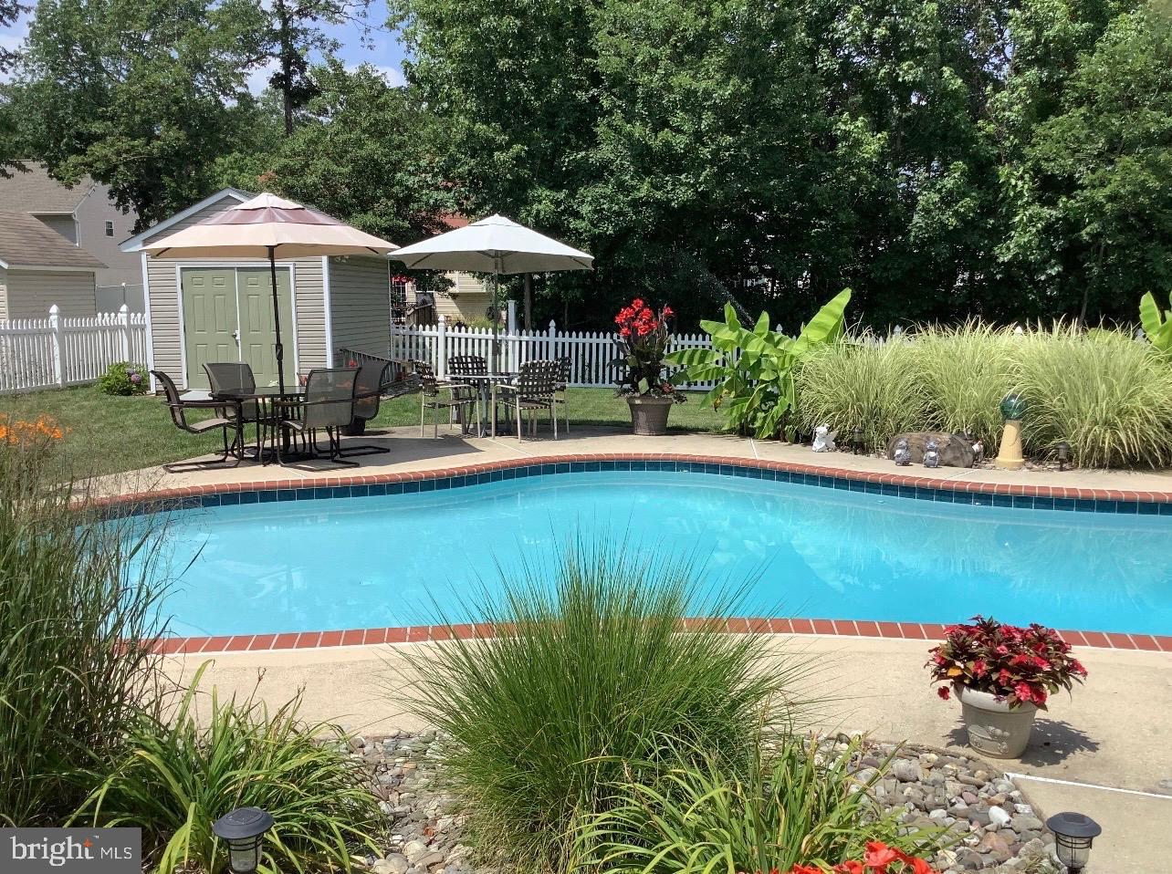 706 WILLOW TREE DRIVE