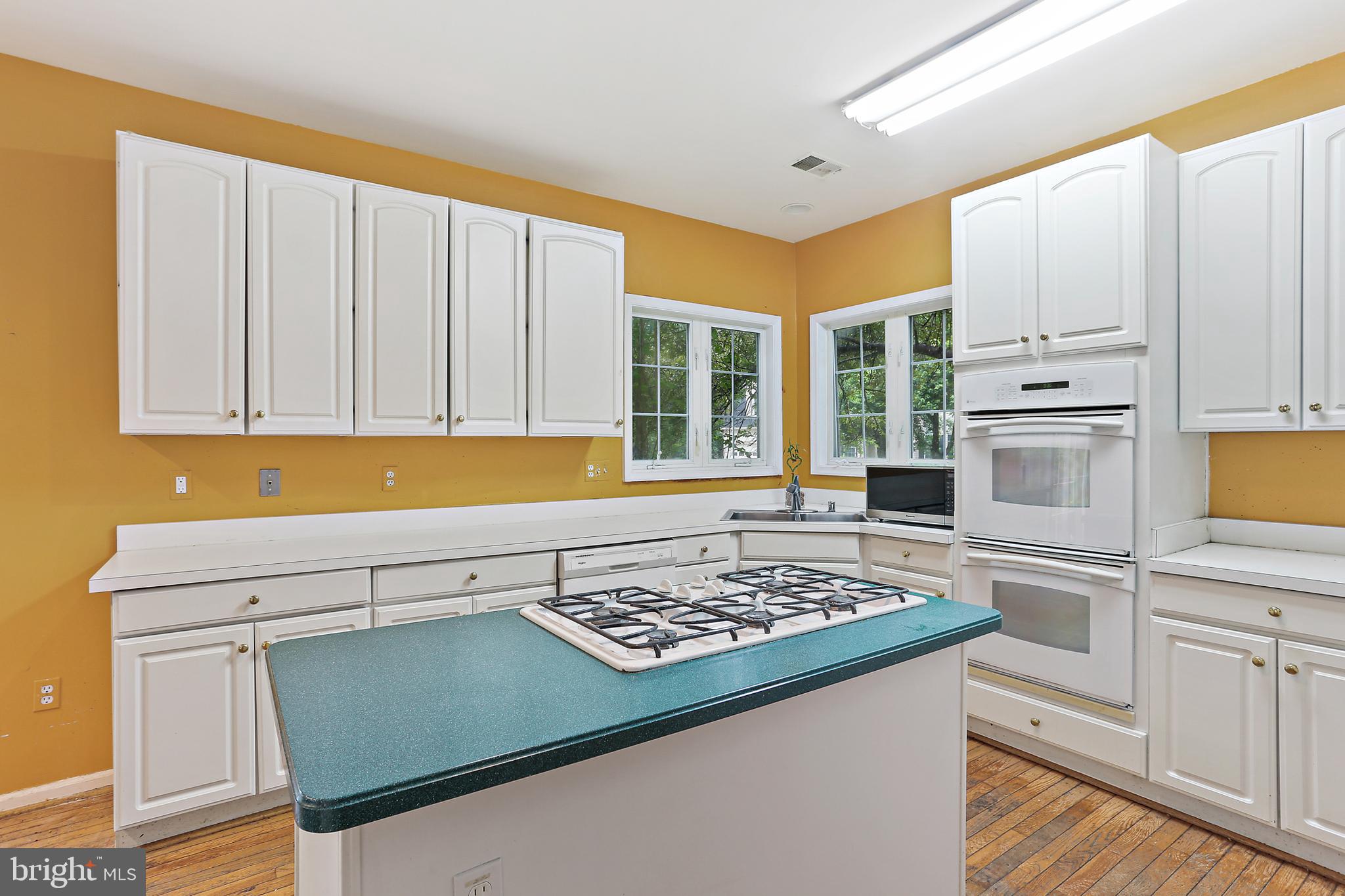 VILLAGE OF RIVER HILL - Residential