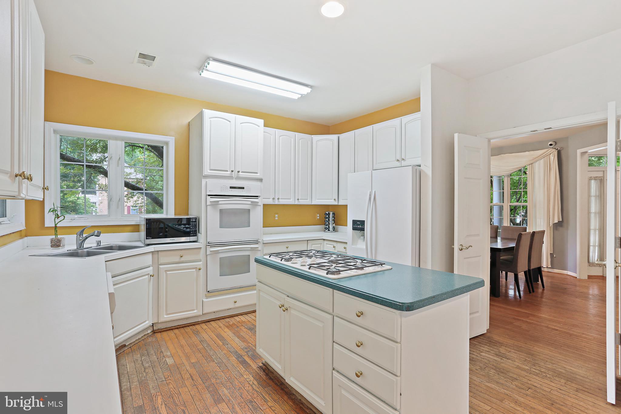 VILLAGE OF RIVER HILL - Residential