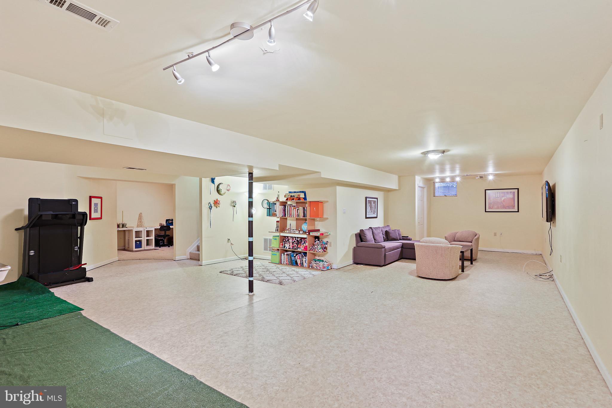 VILLAGE OF RIVER HILL - Residential