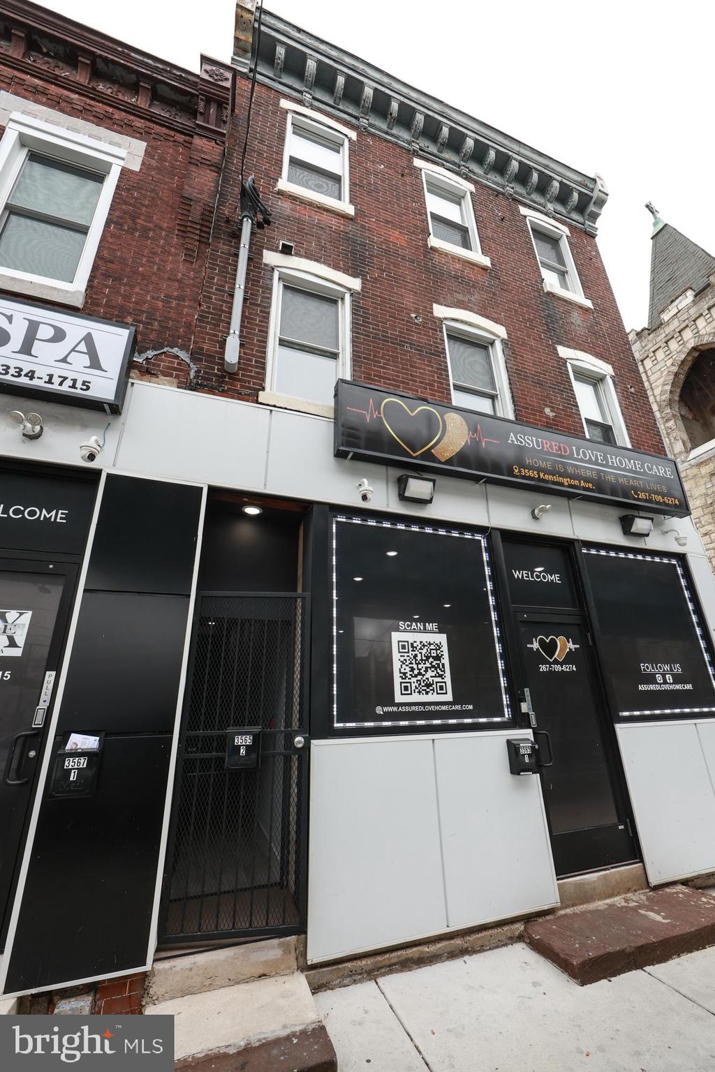 Main image without alt text