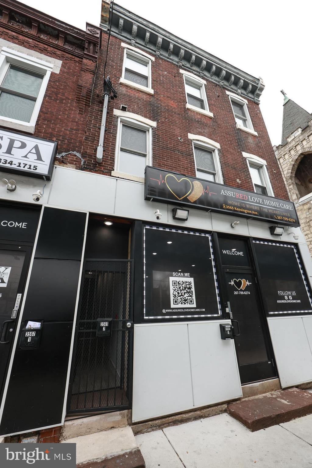 Main image without alt text