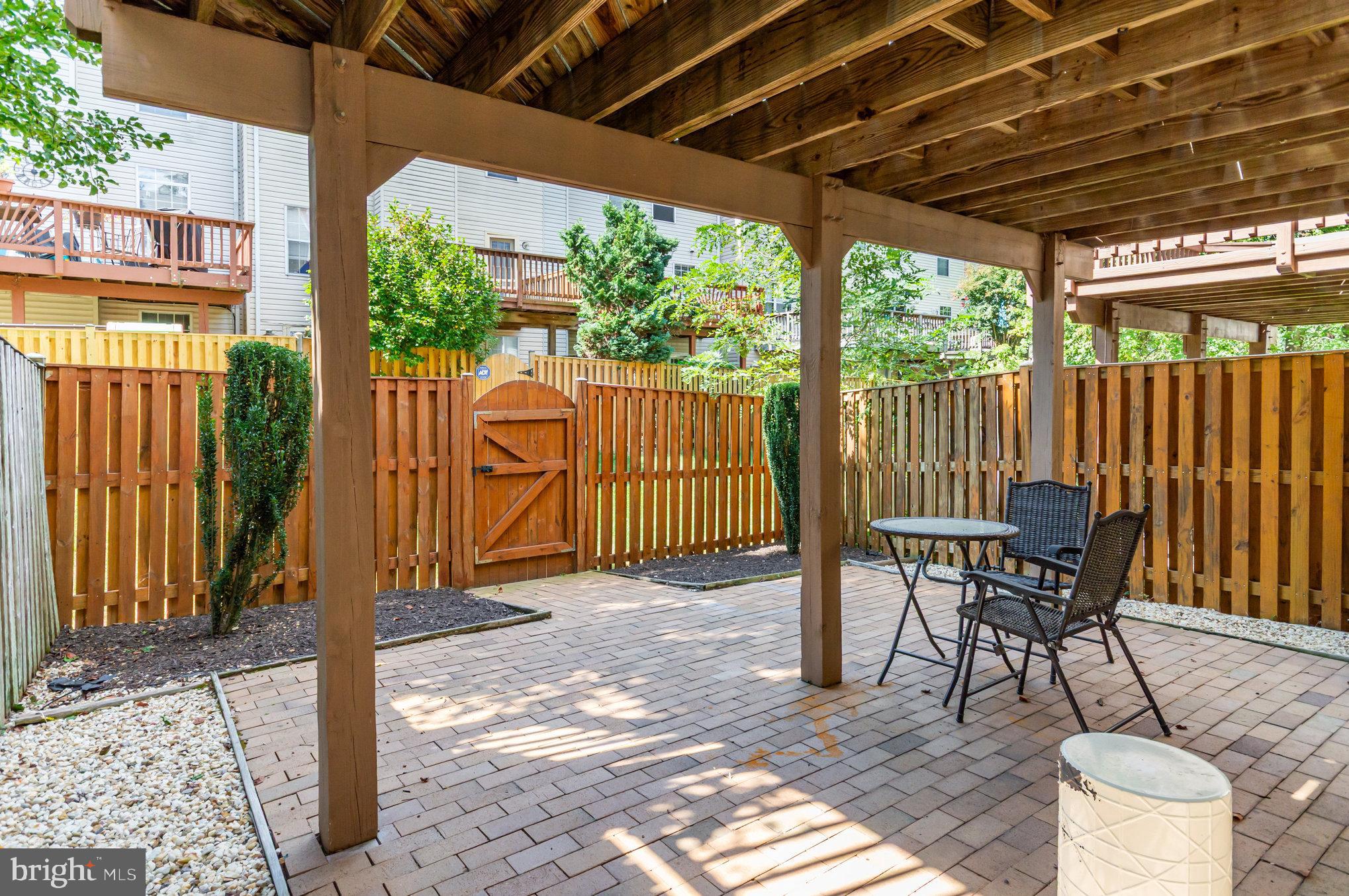 CENTREVILLE GREEN - Residential