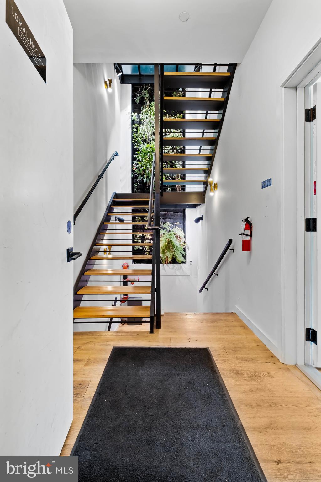 1421 N FRONT STREET 23