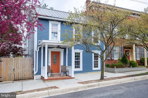 21 Cumberland Street, Clear Spring, MD 21722 - #: MDWA2035644