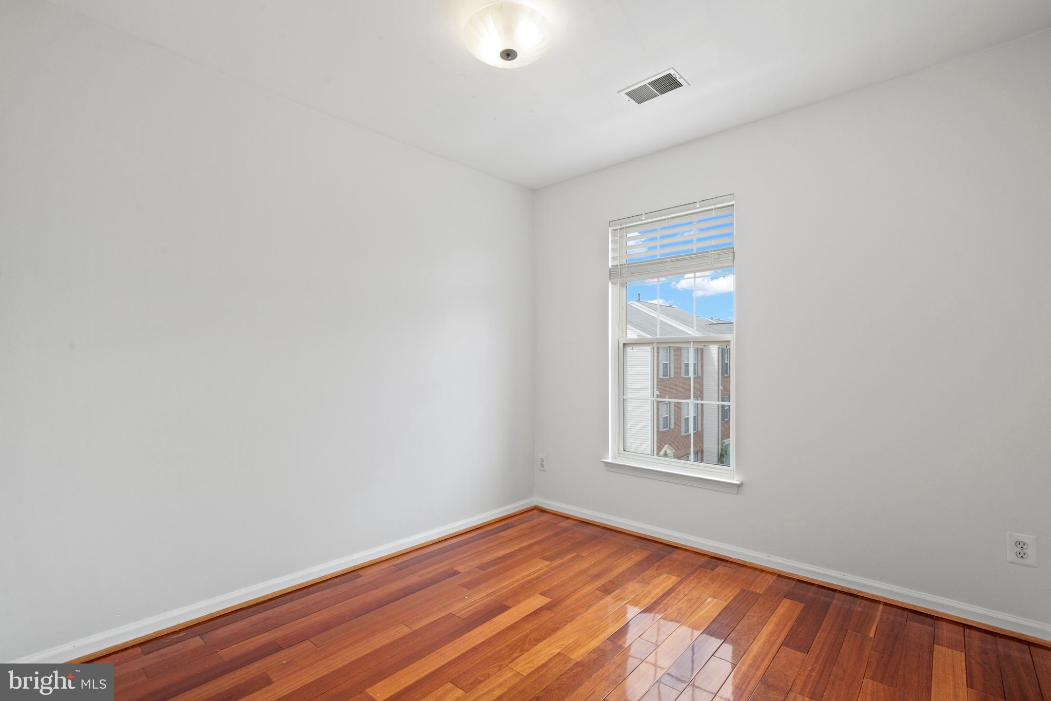 WELLESLEY - Residential Lease