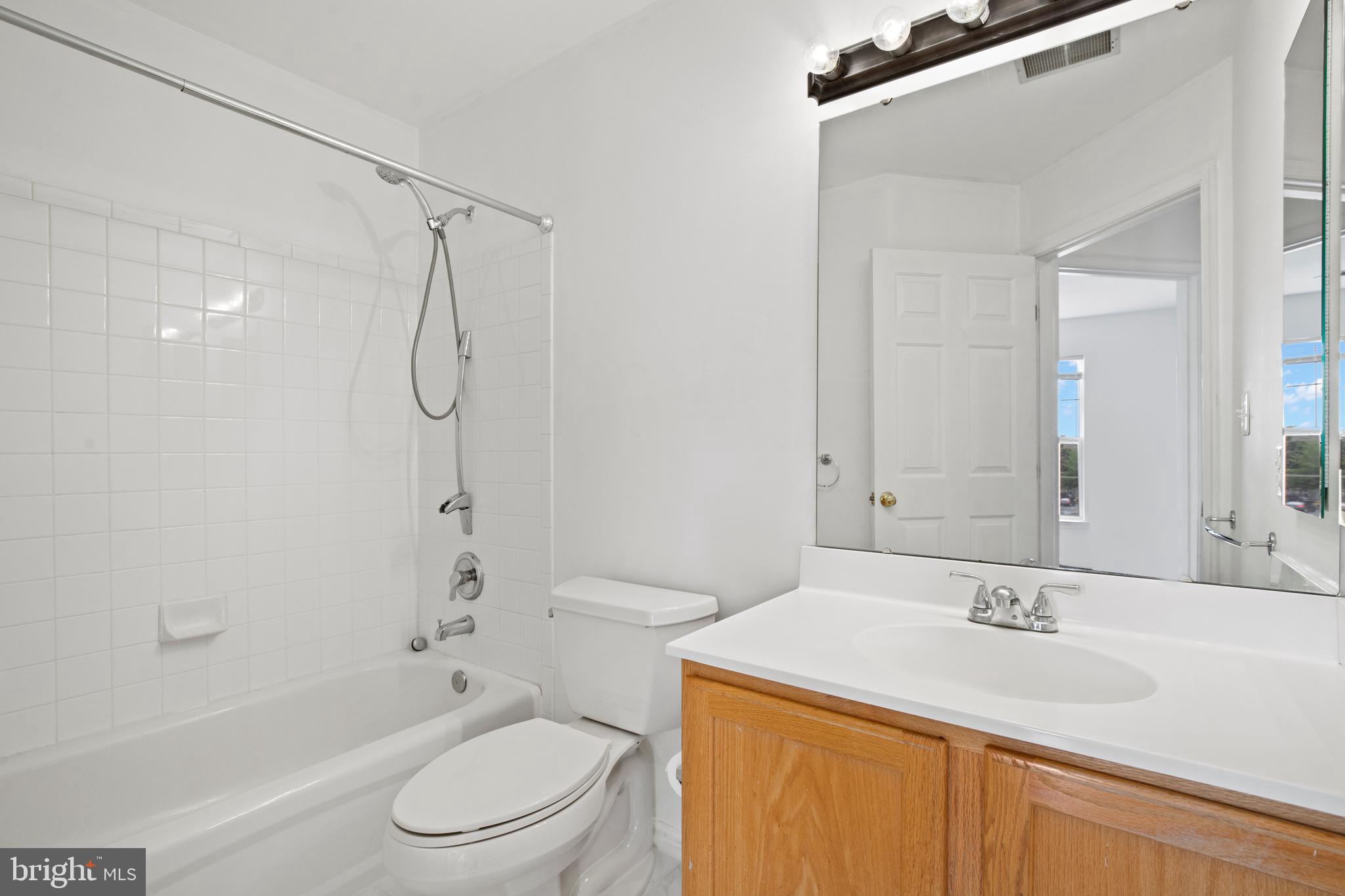 WELLESLEY - Residential Lease