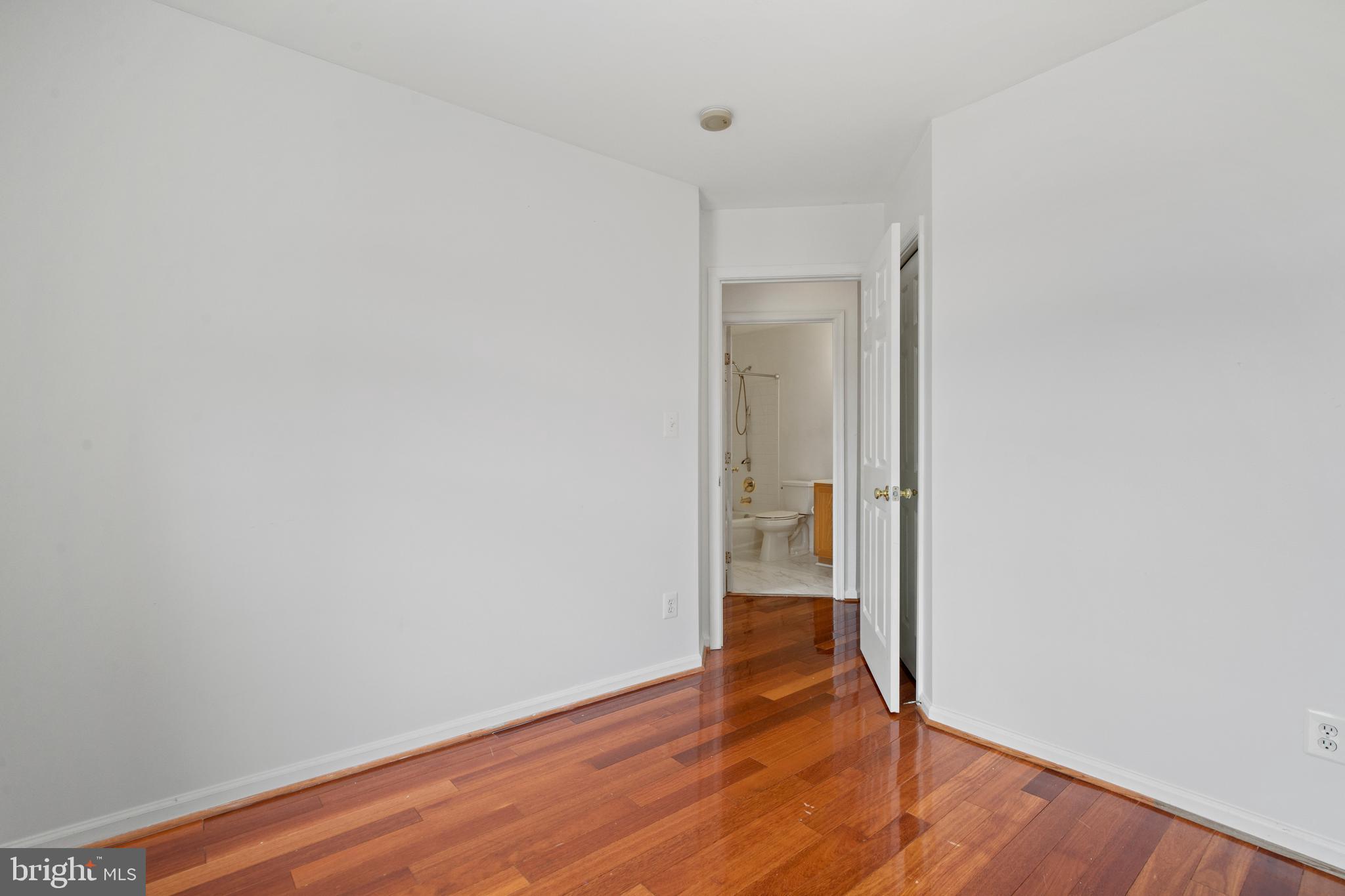 WELLESLEY - Residential Lease