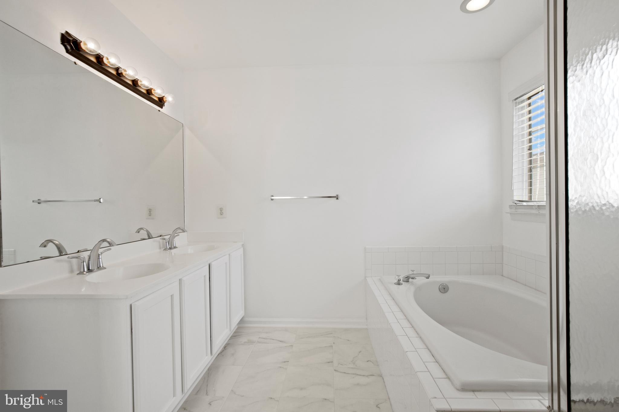 WELLESLEY - Residential Lease