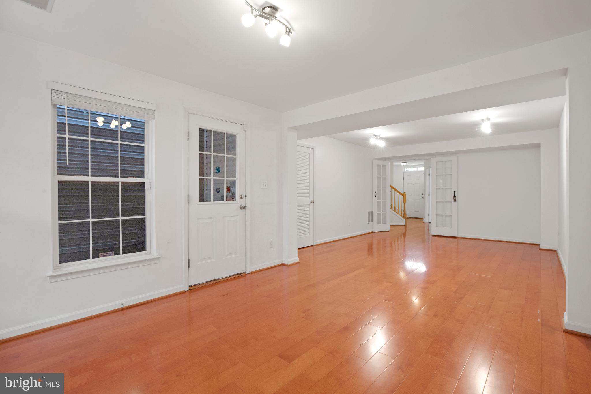 WELLESLEY - Residential Lease