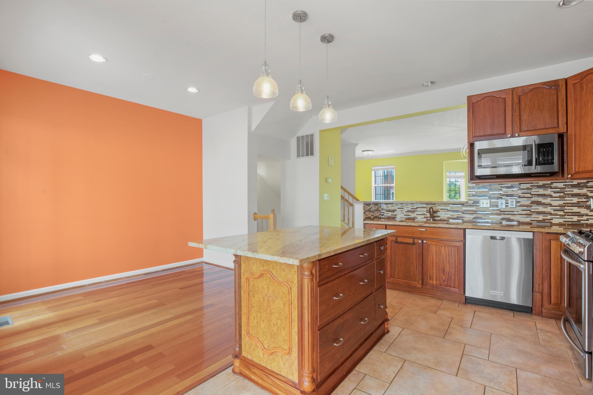 WELLESLEY - Residential Lease