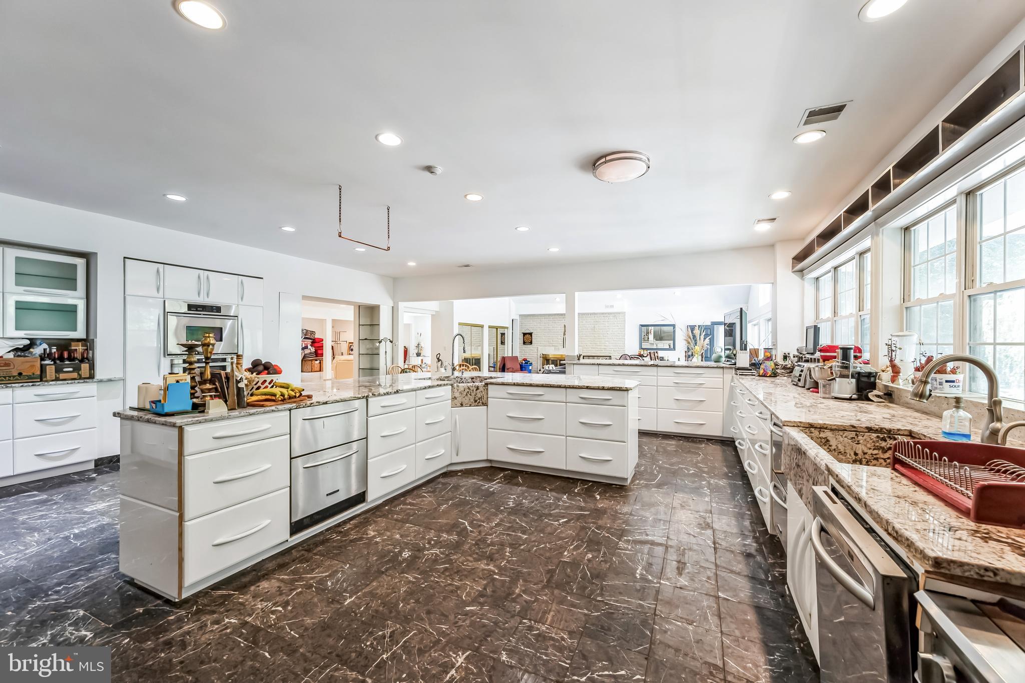 JUSTA FARMS - Residential