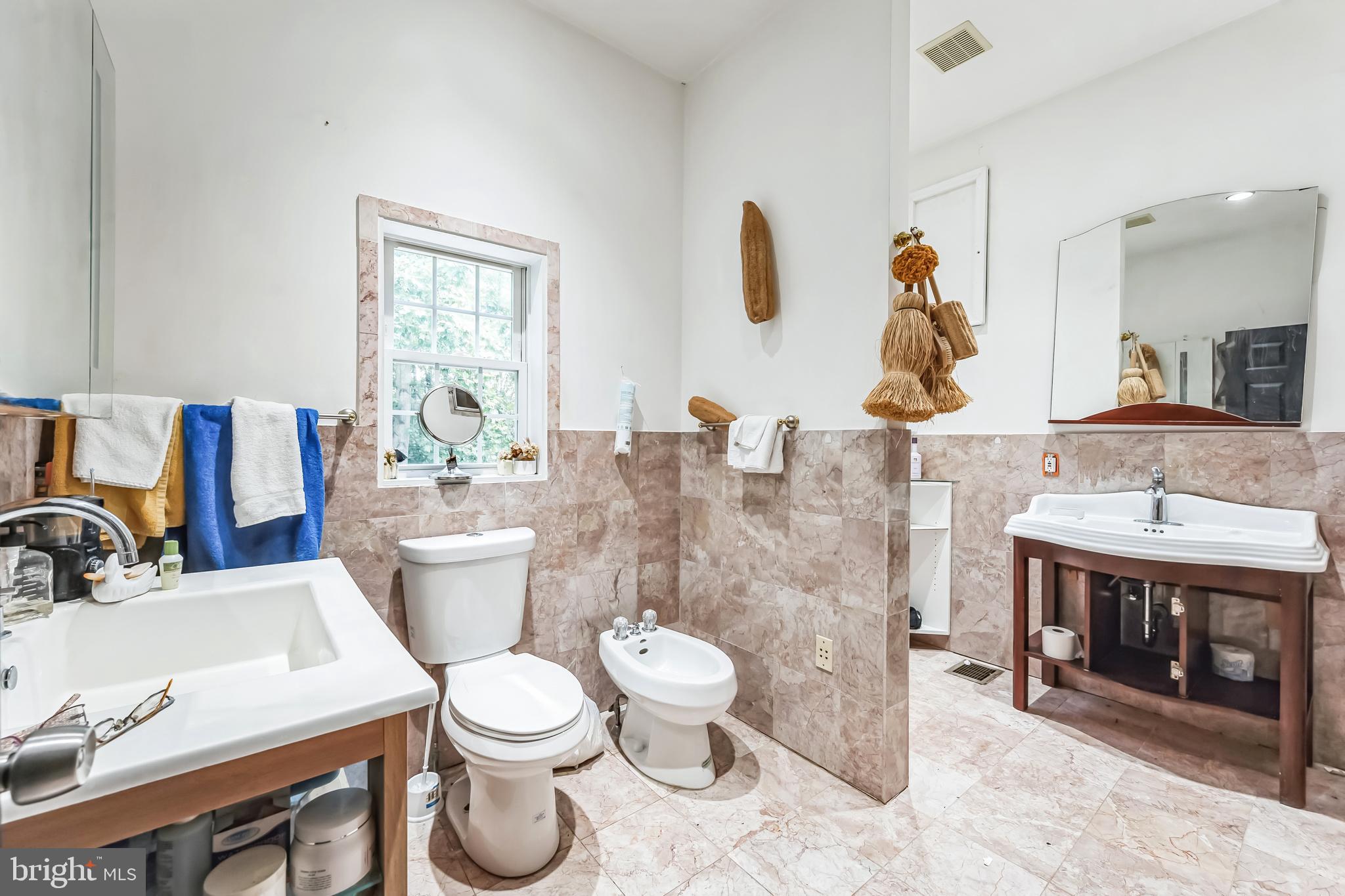 JUSTA FARMS - Residential