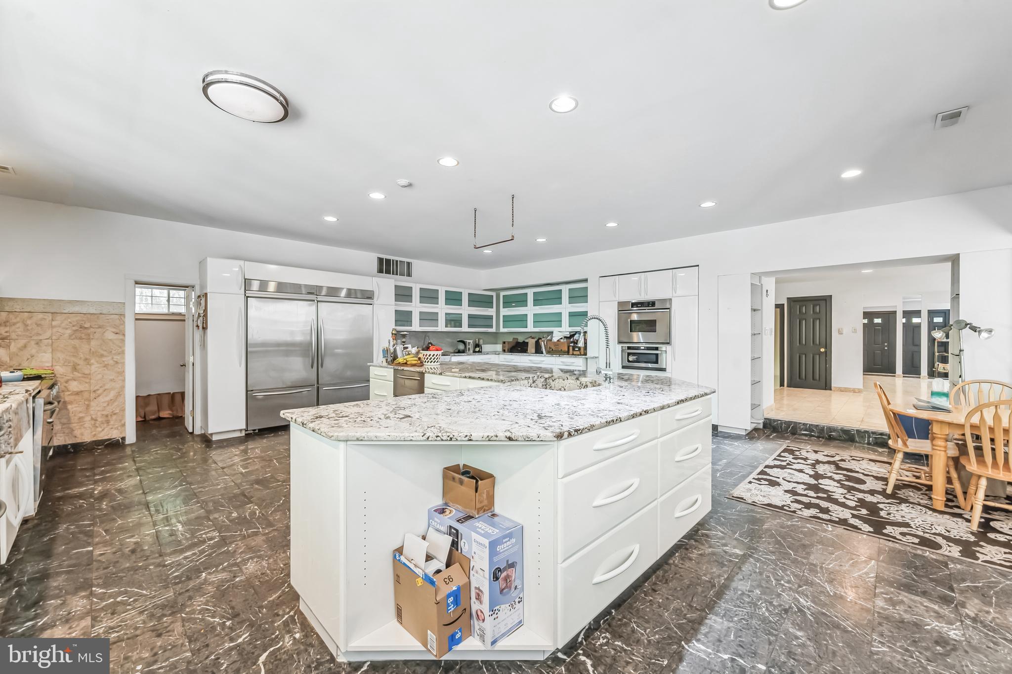 JUSTA FARMS - Residential