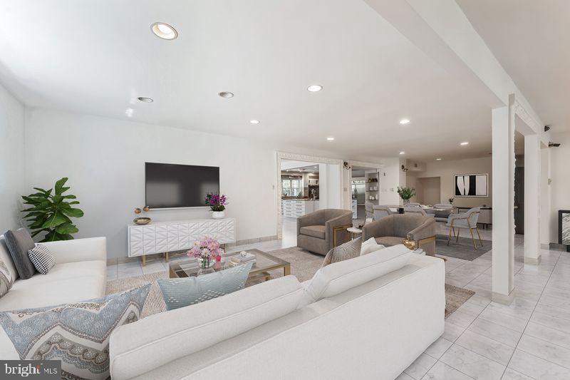 JUSTA FARMS - Residential