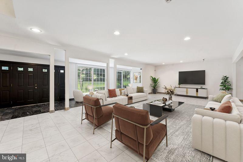 JUSTA FARMS - Residential