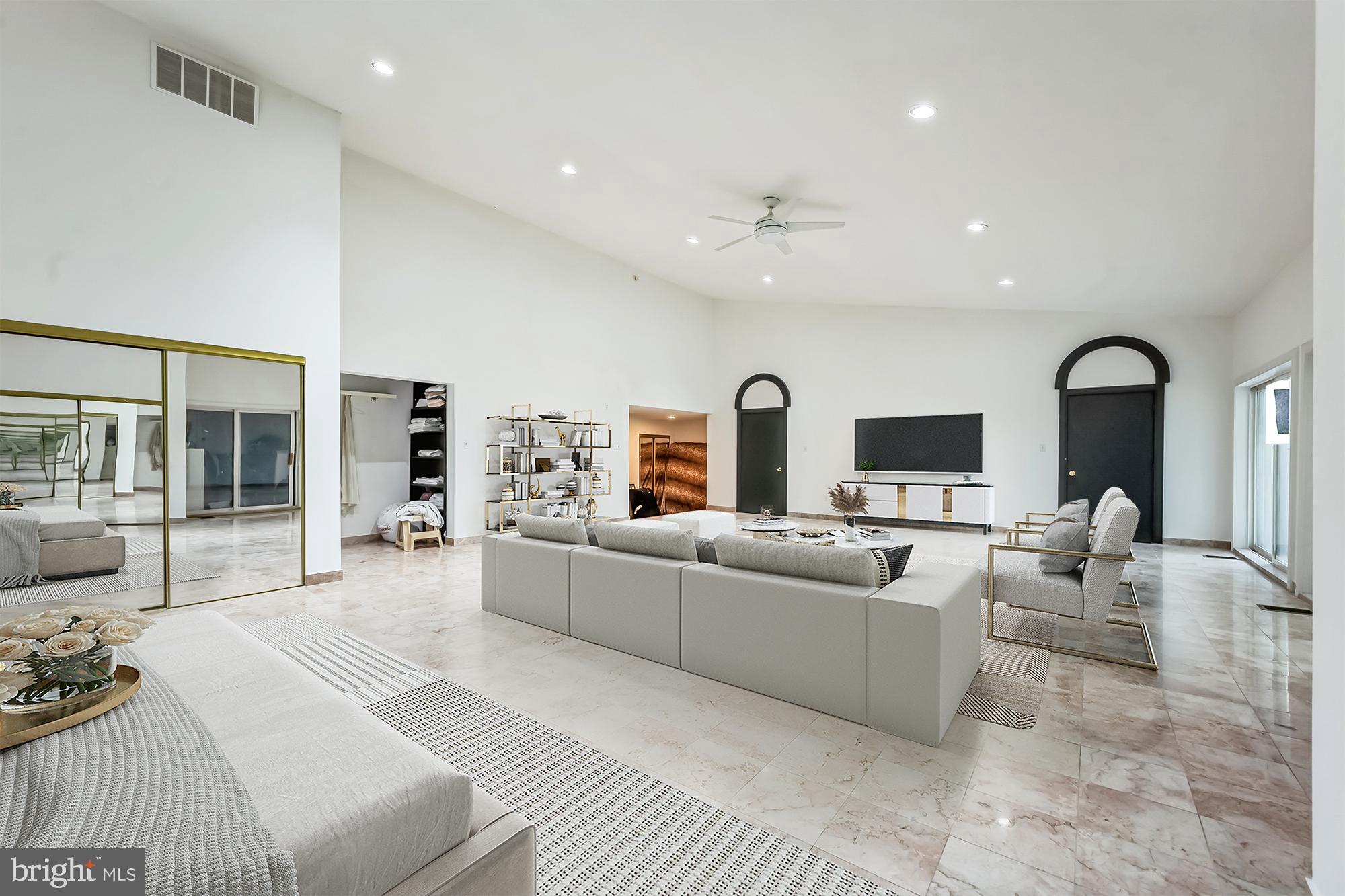 JUSTA FARMS - Residential