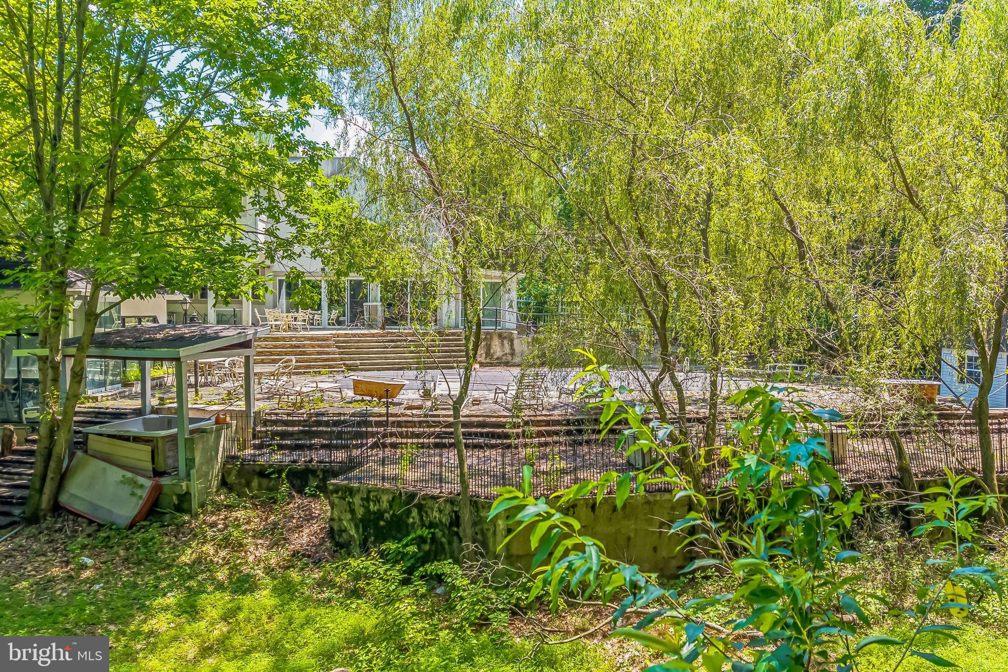 JUSTA FARMS - Residential