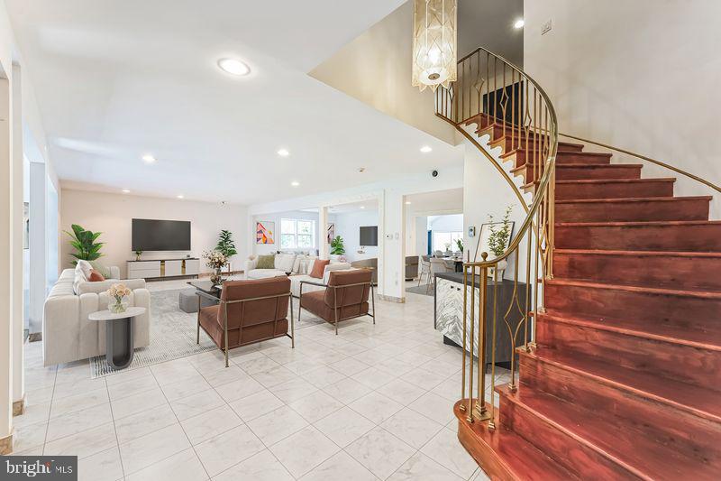 JUSTA FARMS - Residential