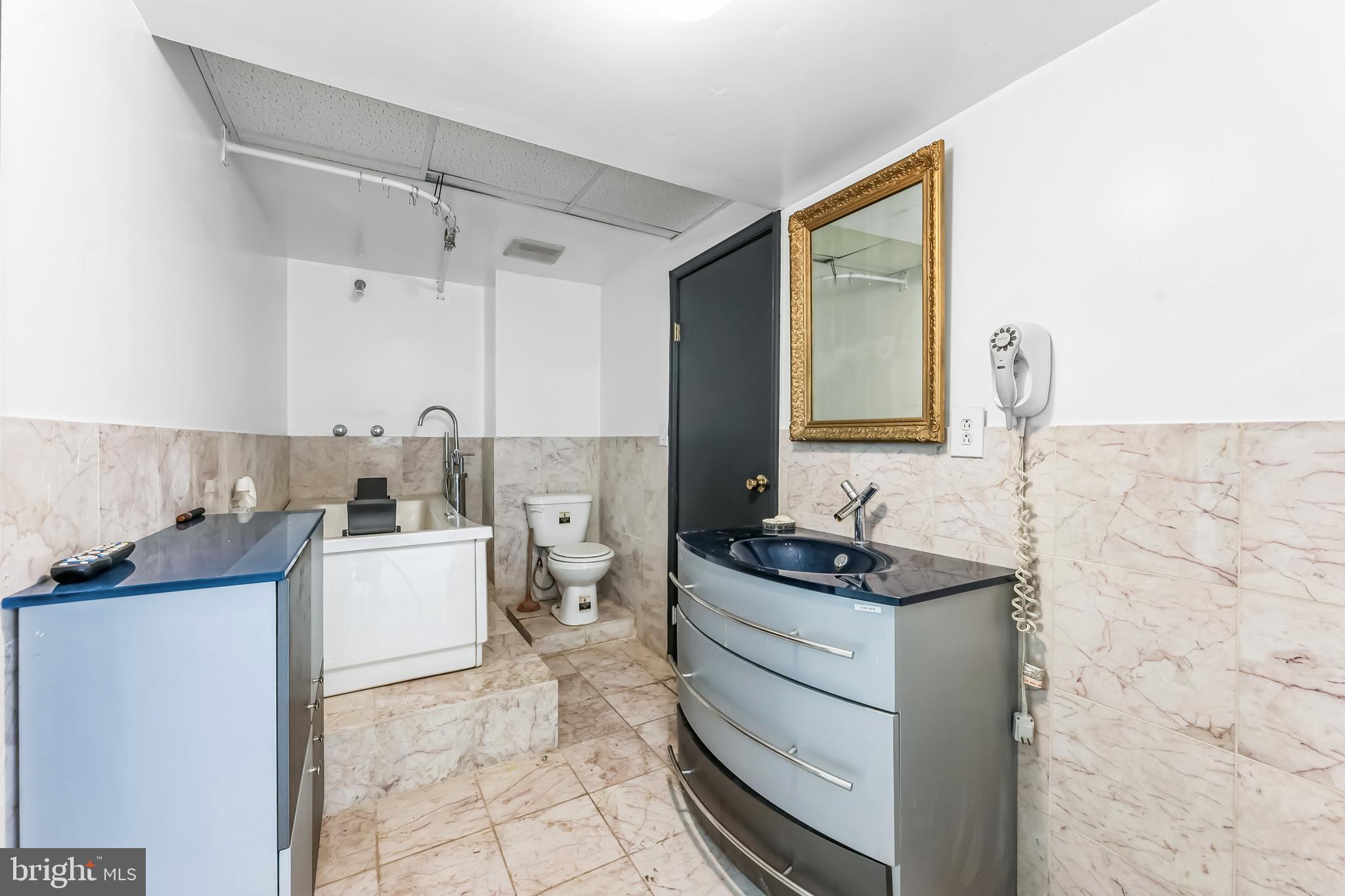 JUSTA FARMS - Residential