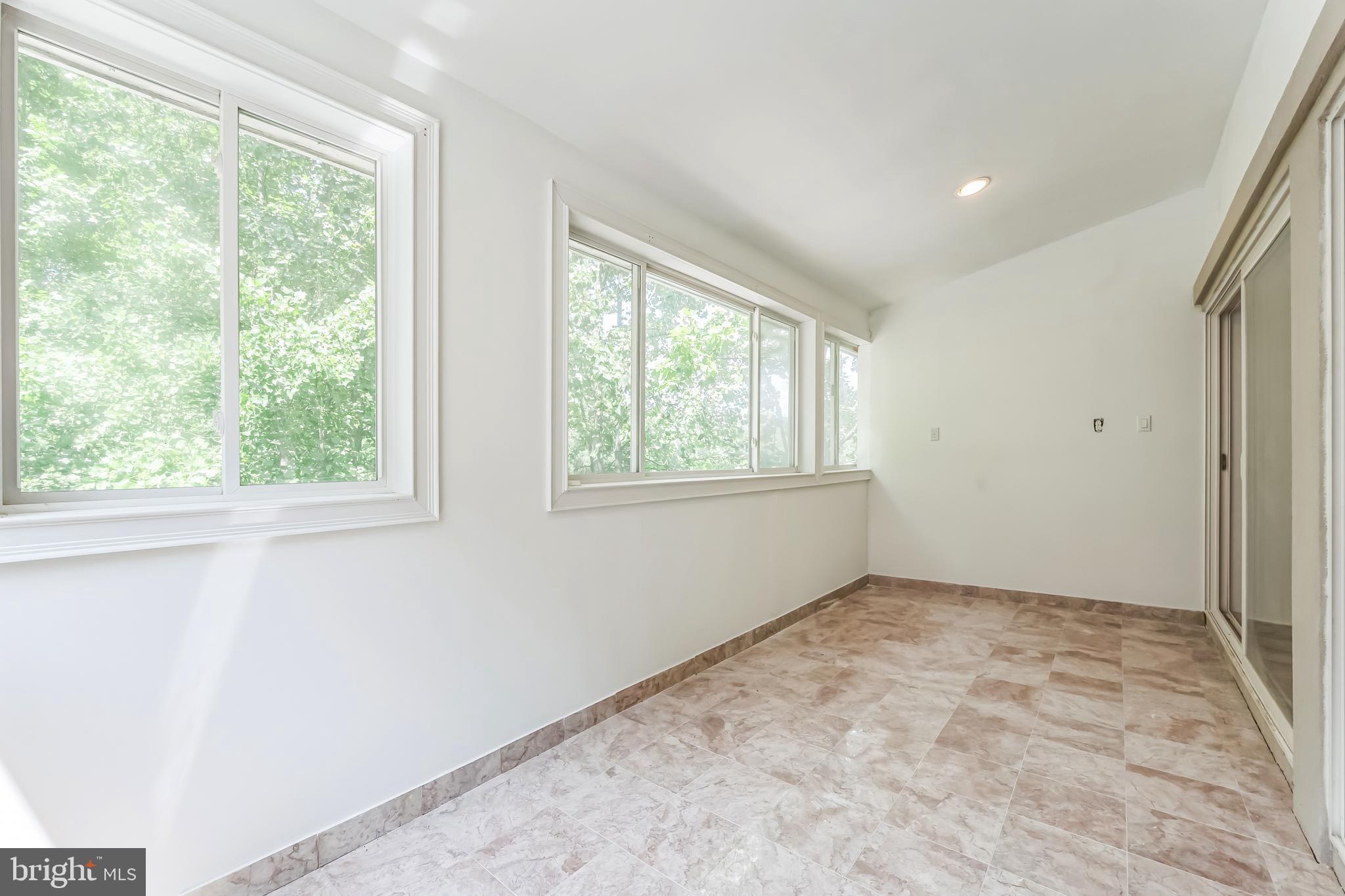 JUSTA FARMS - Residential