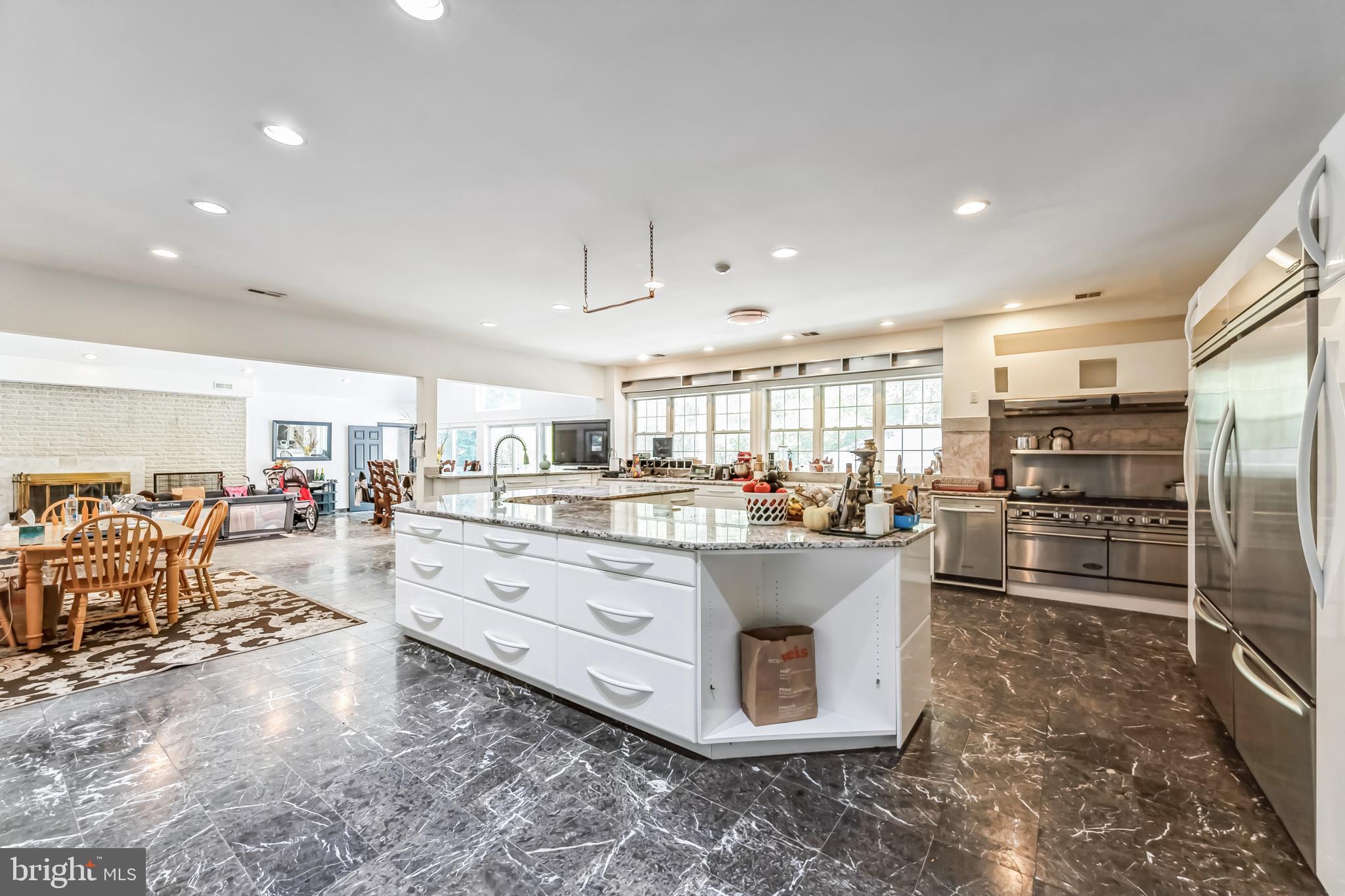 JUSTA FARMS - Residential