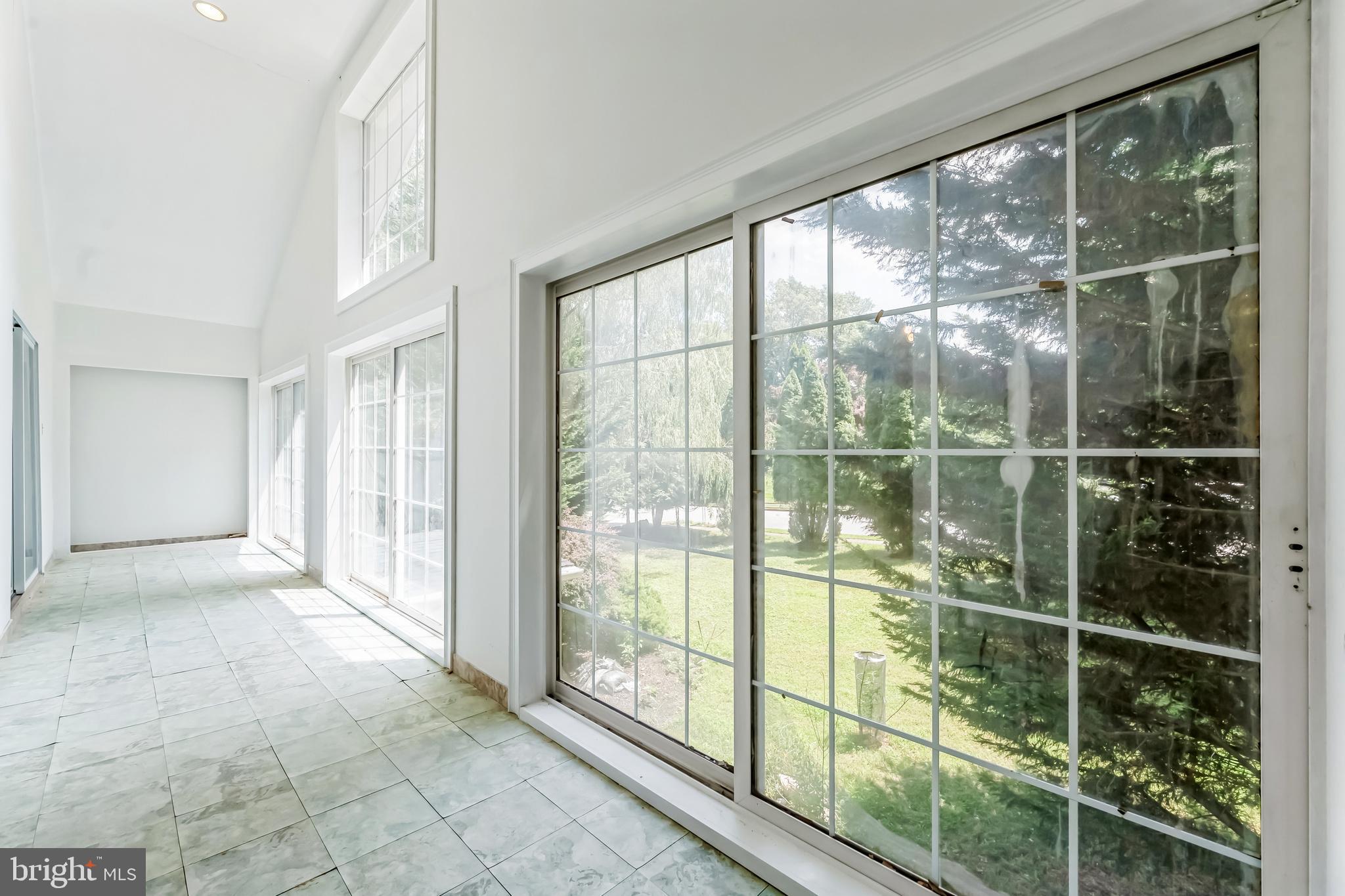 JUSTA FARMS - Residential