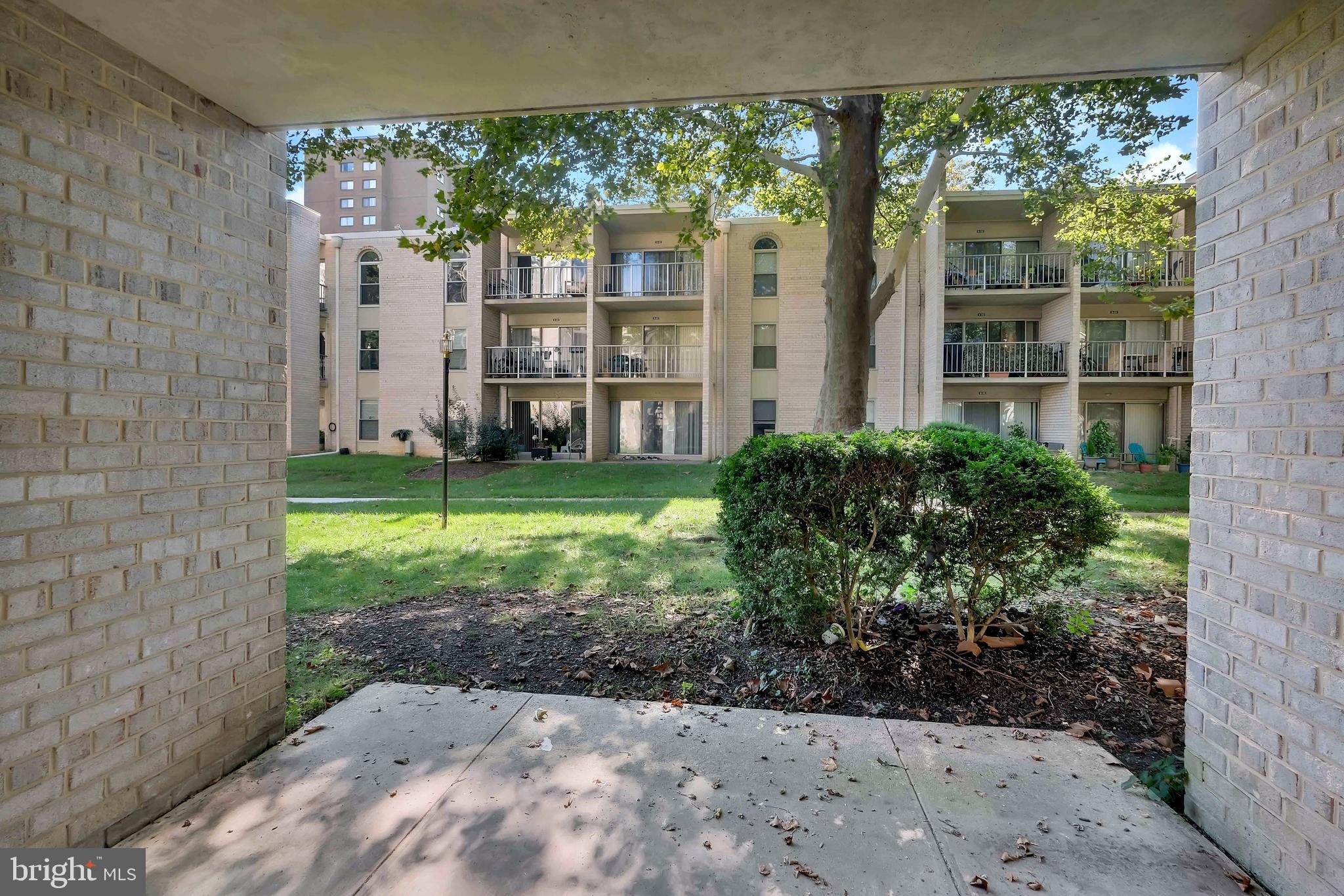 17 CANTERBURY SQUARE 103